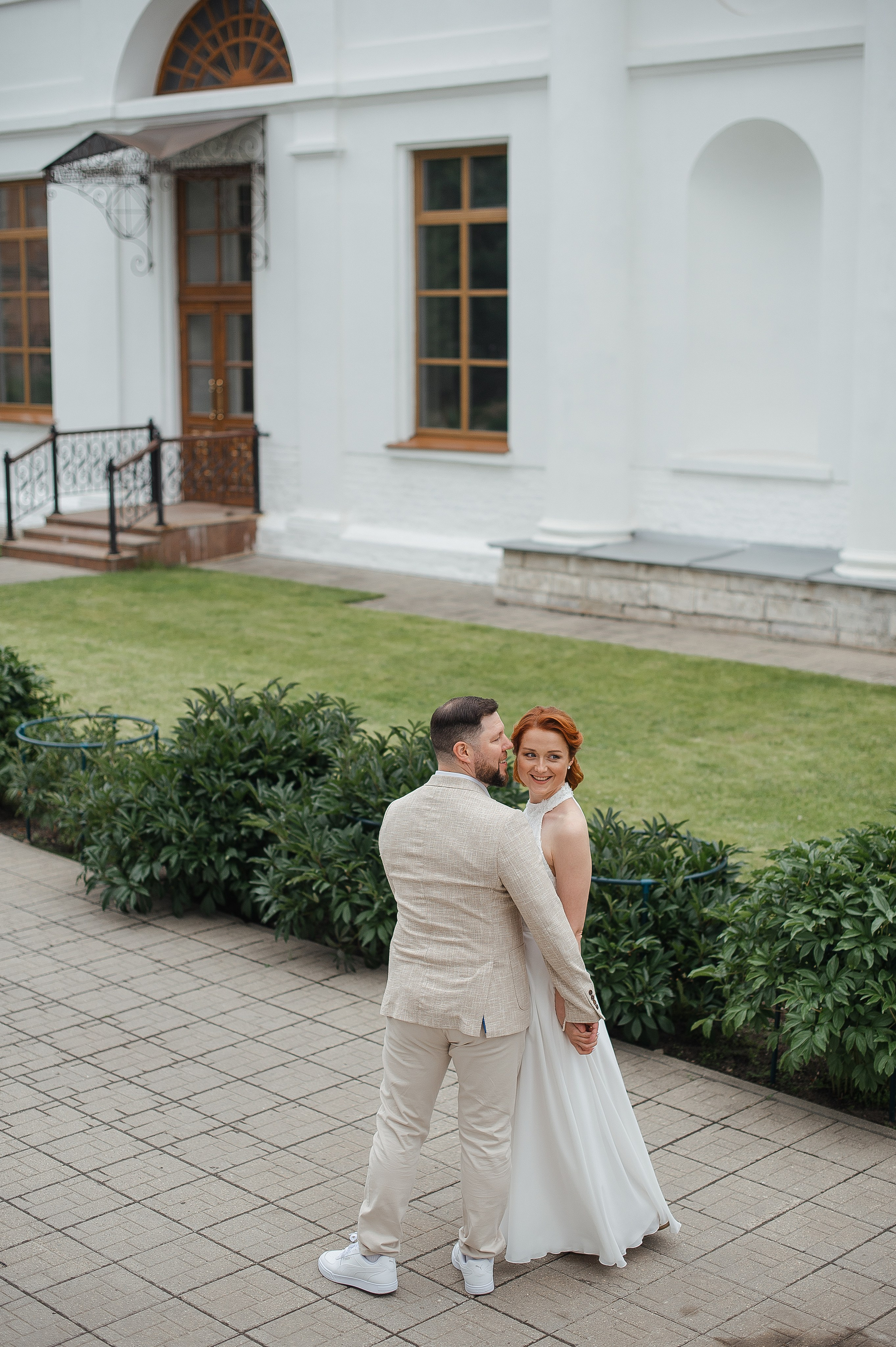 Свадебная фотосессия по историческому центру города Ярославль. Свадебный фотограф в Ярославле Денис Медоваров