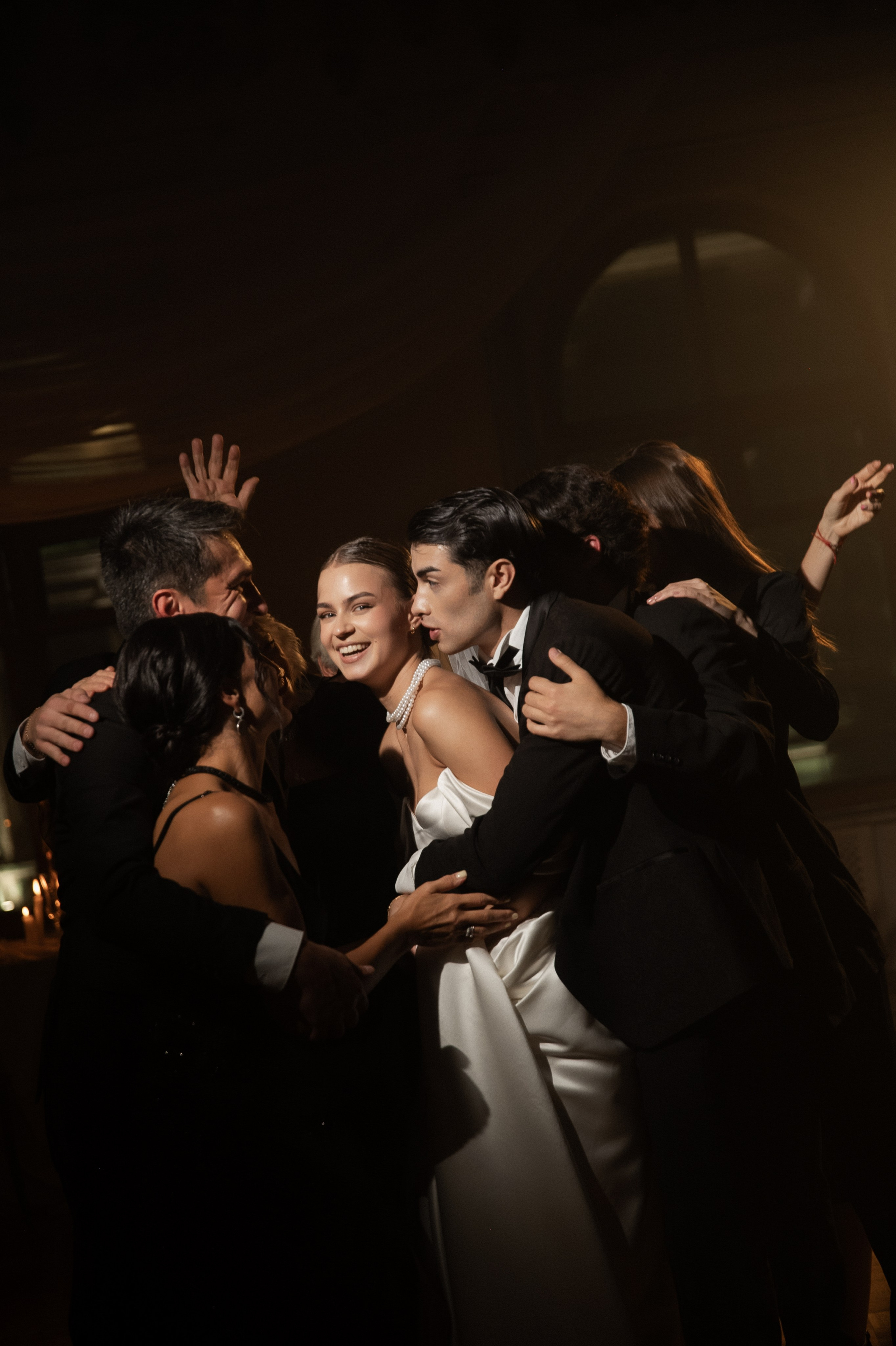 Камерный свадебный ужин при свечах в старинном особняке в фотостудии 21. Kult. Ярослава Ерина — свадебный фотограф в Москве