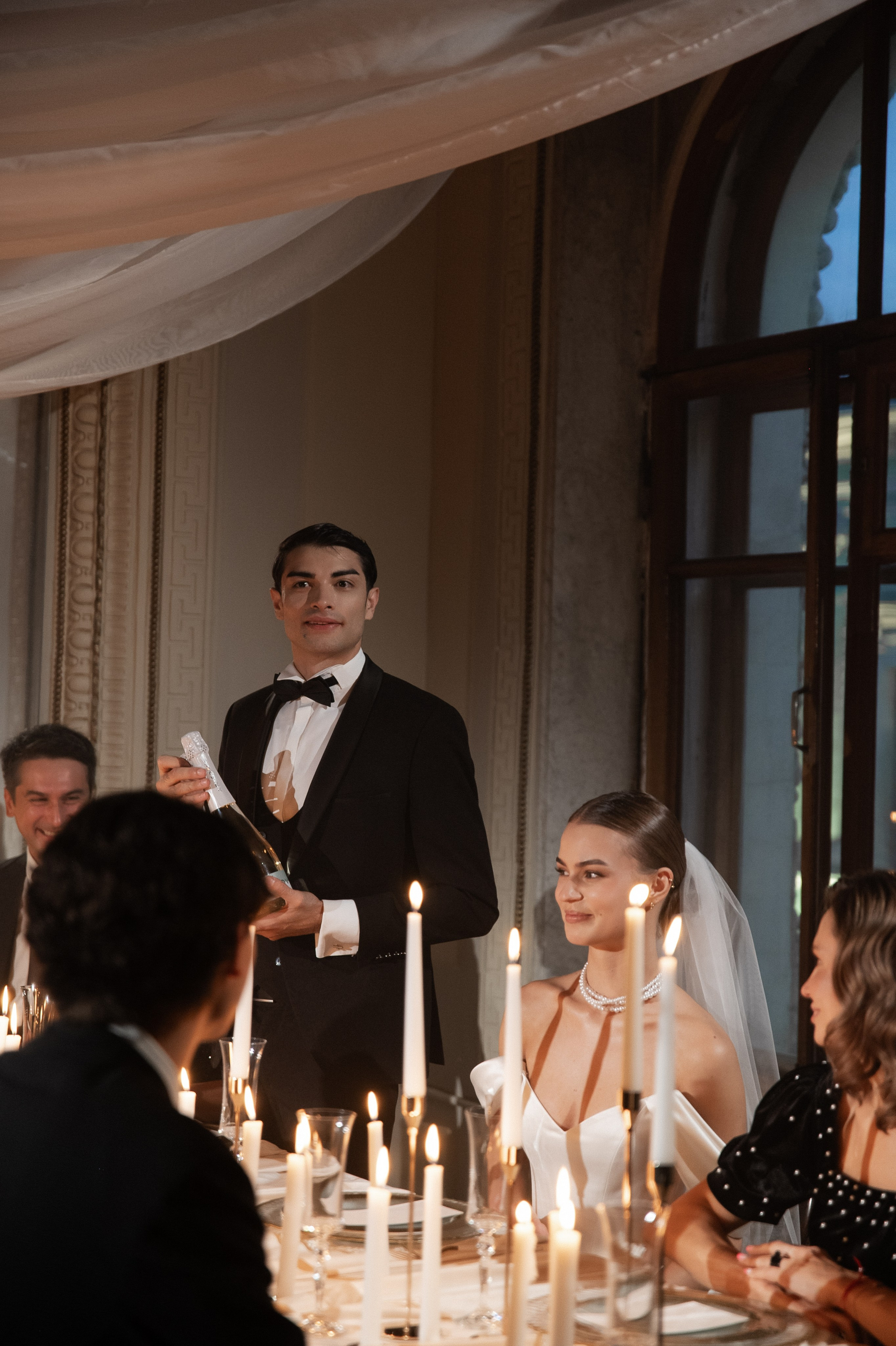 Камерный свадебный ужин при свечах в старинном особняке в фотостудии 21. Kult. Ярослава Ерина — свадебный фотограф в Москве