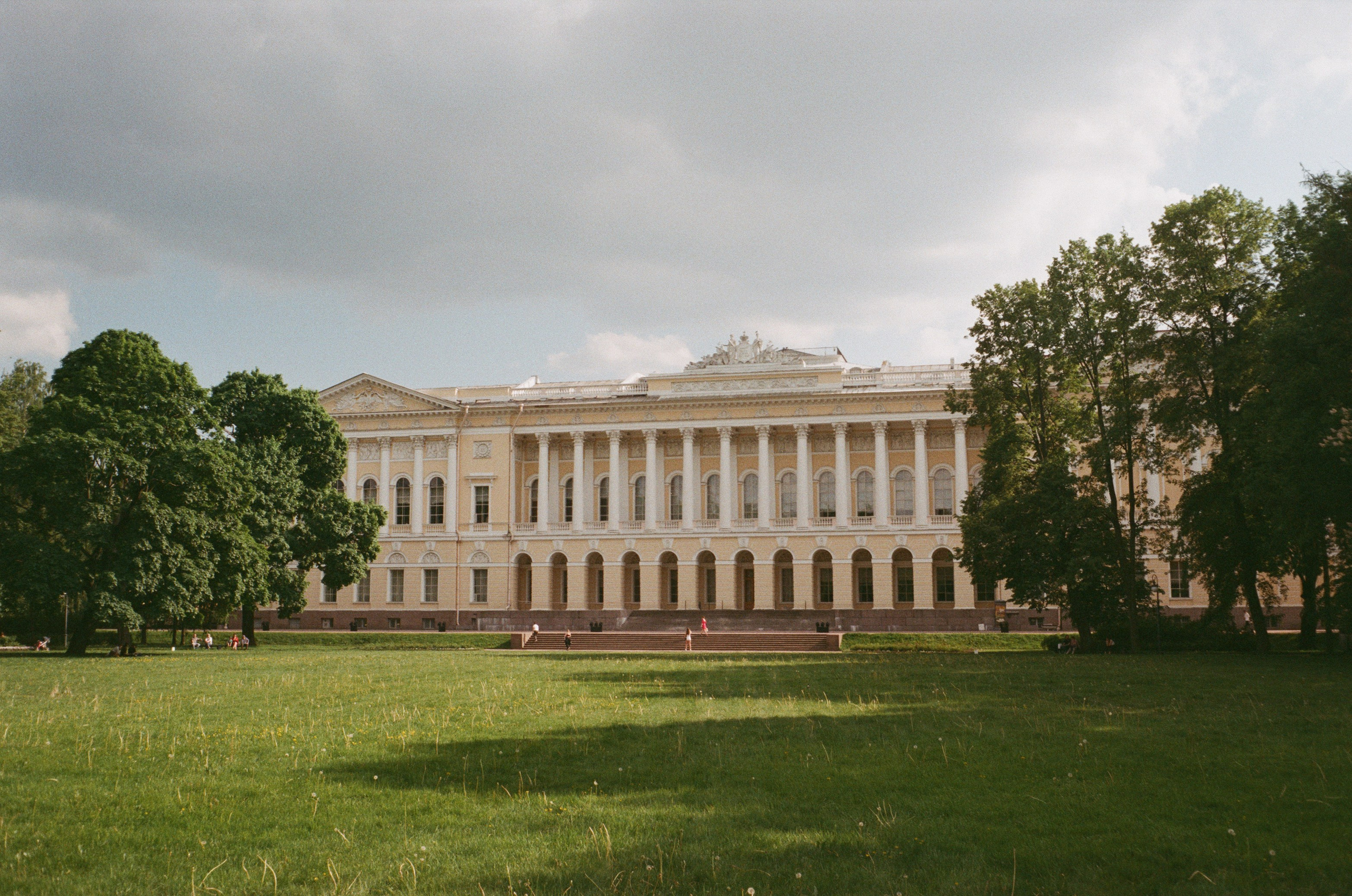 Прогулка по Питеру после отраслевой конференции / Minox 35GT