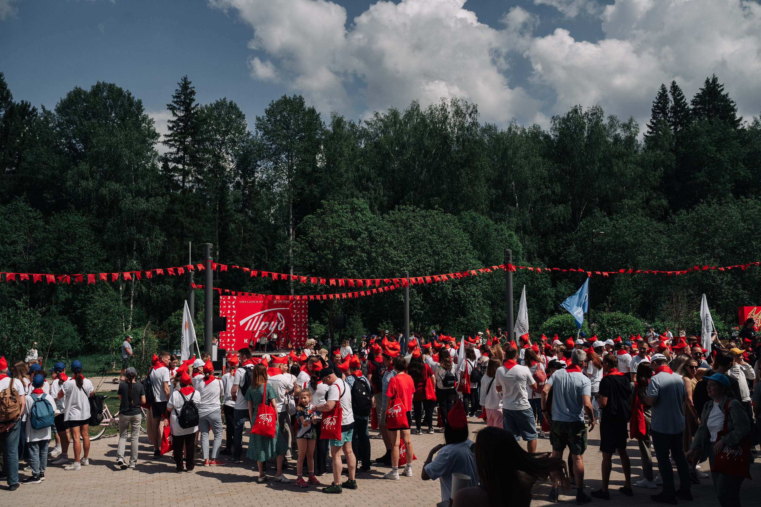 Пионерский «СУББОТНИК» в COSMOS Collection Изумрудный лес. Свадебный и семейный фотограф в Москве и МО Геннадий Туманцев