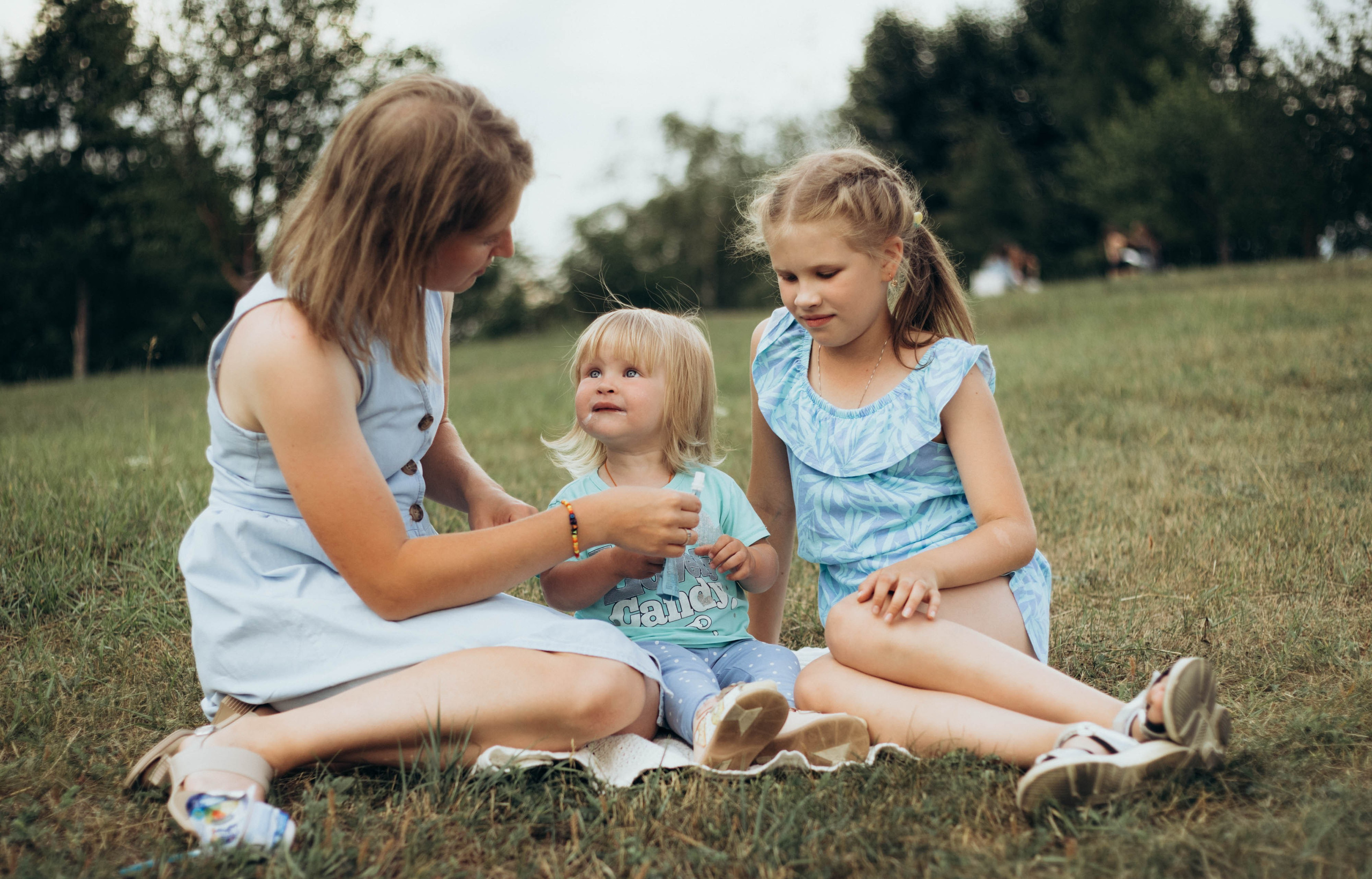 Оля с доченьками. Семейный и детский лайфстайл фотограф Юлиана Дрот Красноярск