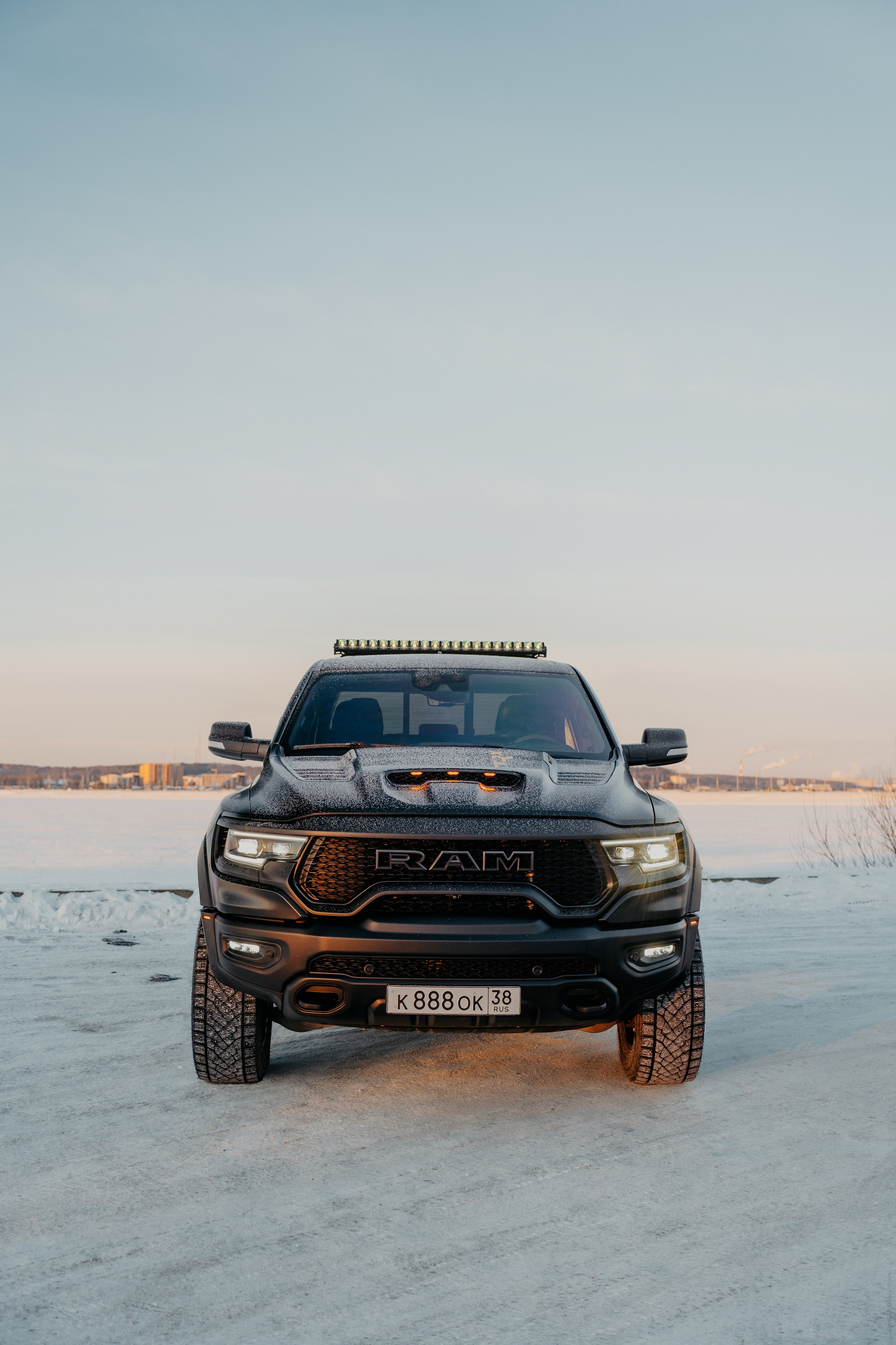 Ram Rebel TRX. Фотограф, видеограф и пилот дрона на Байкале