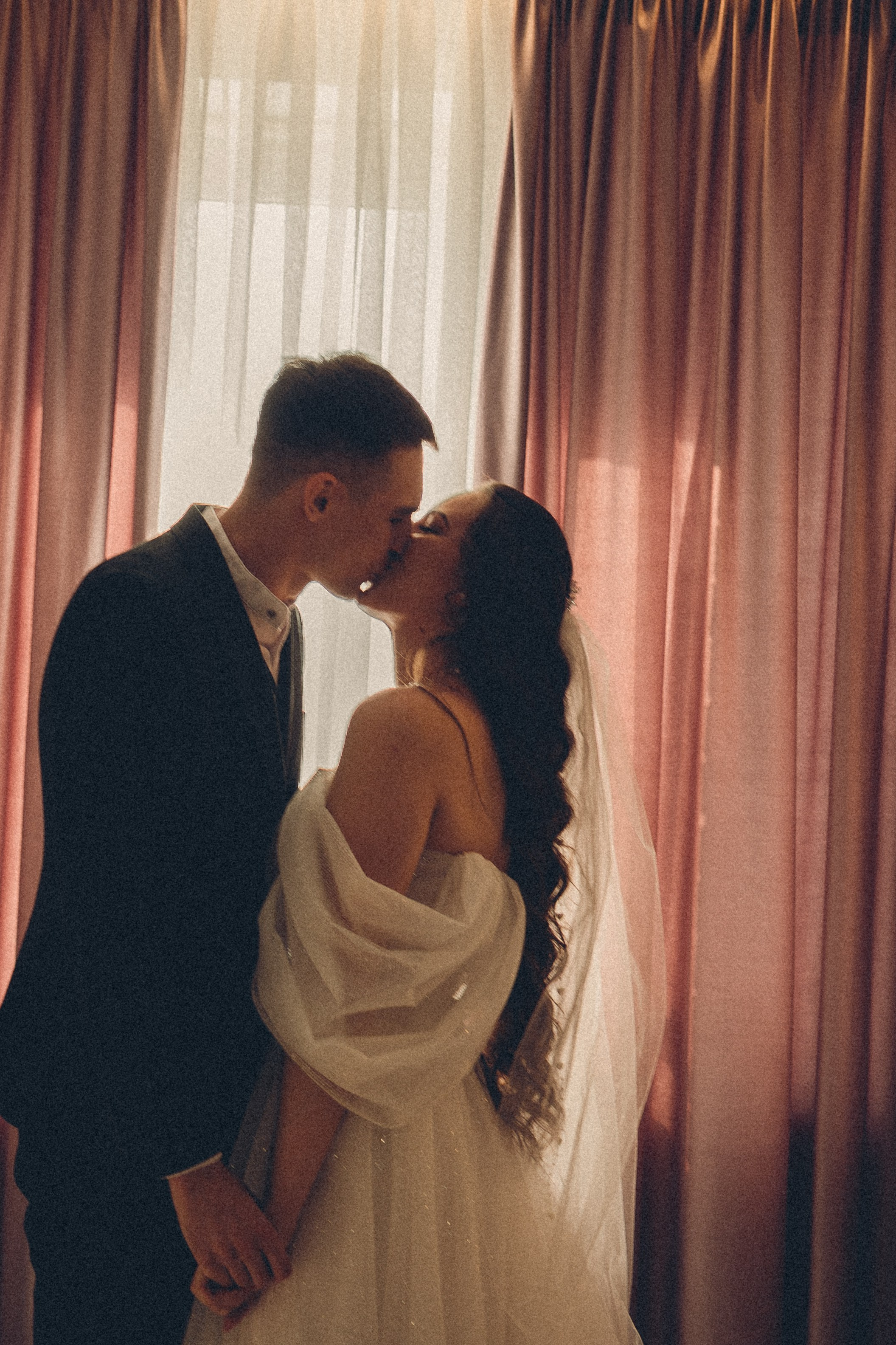 СВАДЕБНАЯ СЬЕМК В ПАРКЕ 300-ЛЕТИЯ. Профессиональный фотограф, Санкт-Петербург — Виктория Богомолова