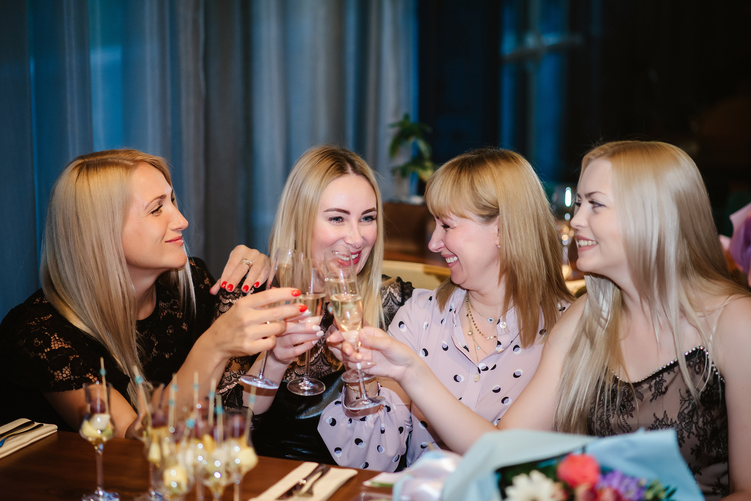 День рождения в кругу подруг