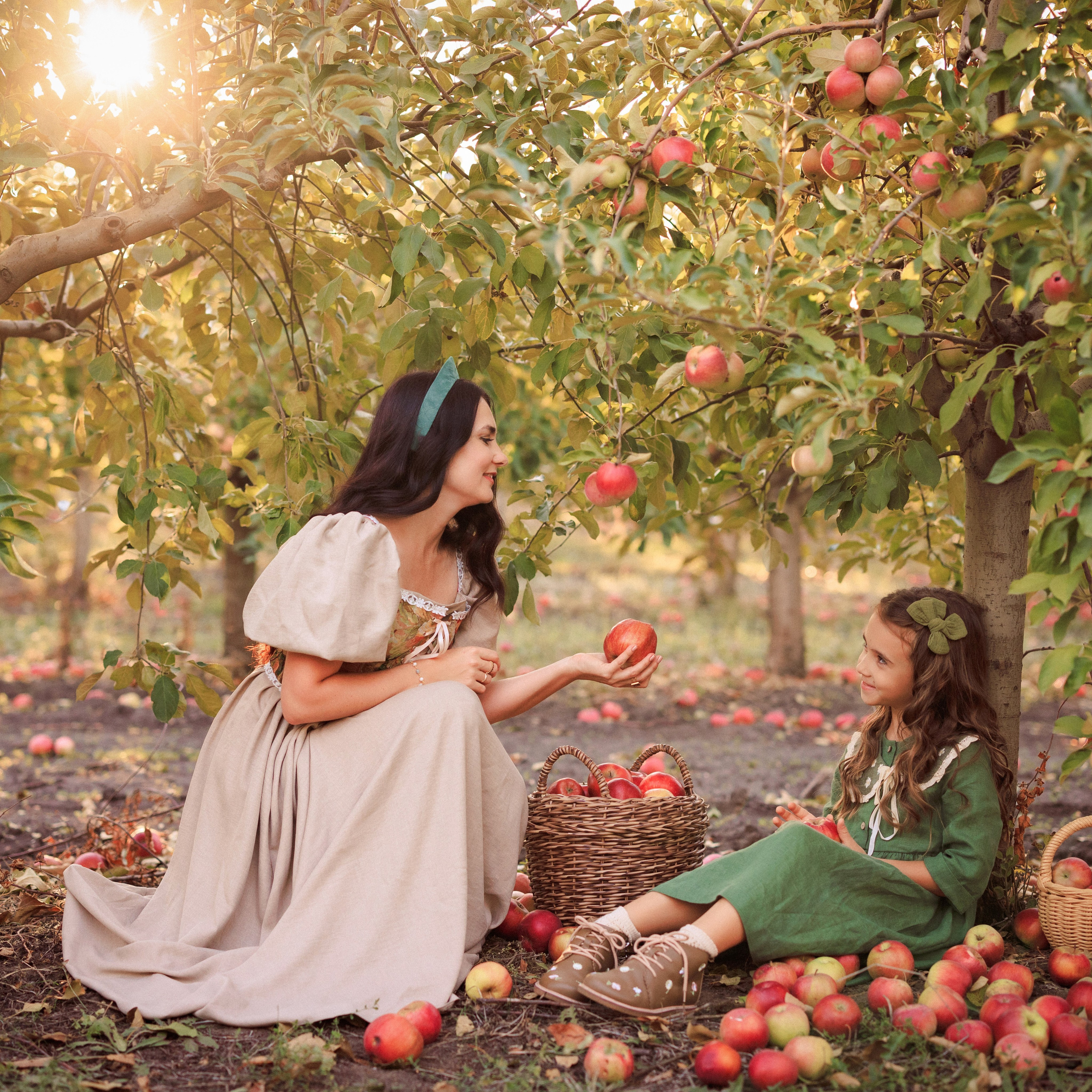 Семейная фотосессия в Яблоневом саду. Семейный и детский фотограф в Краснодаре Анна Трашкова