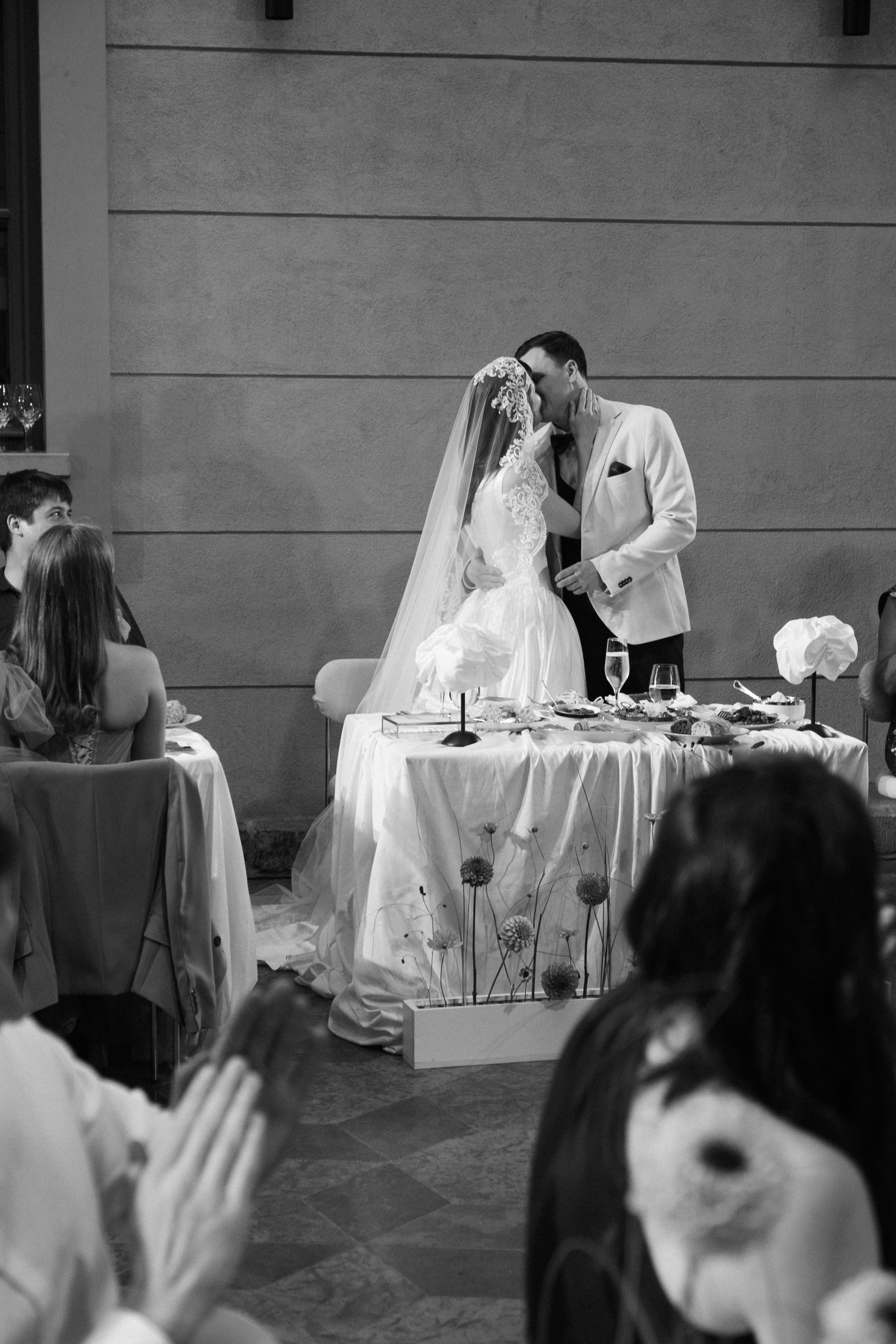 Свадьба в замке. Свадебный фотограф Таня Караисаева