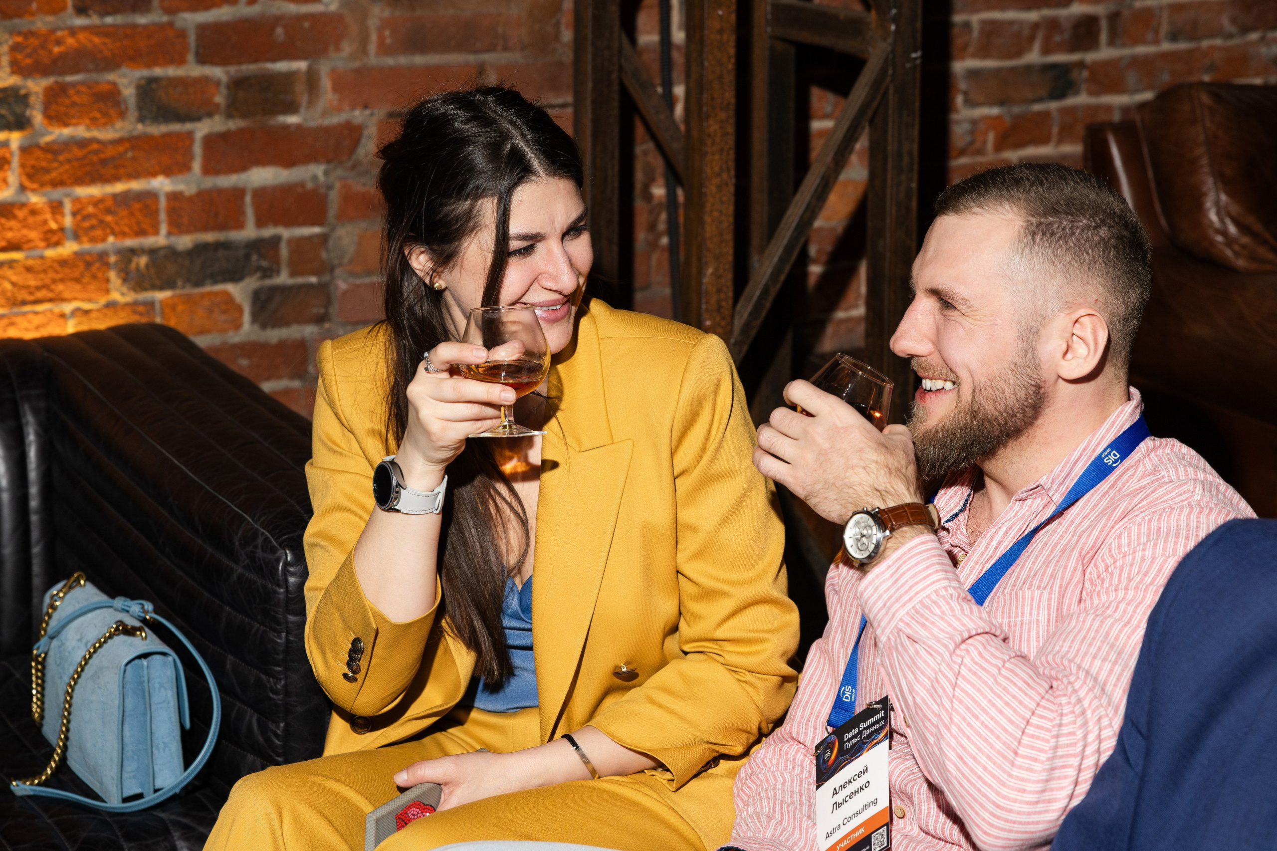 Data Summit 2025 (1). Свадебный репортажный фотограф в Москве