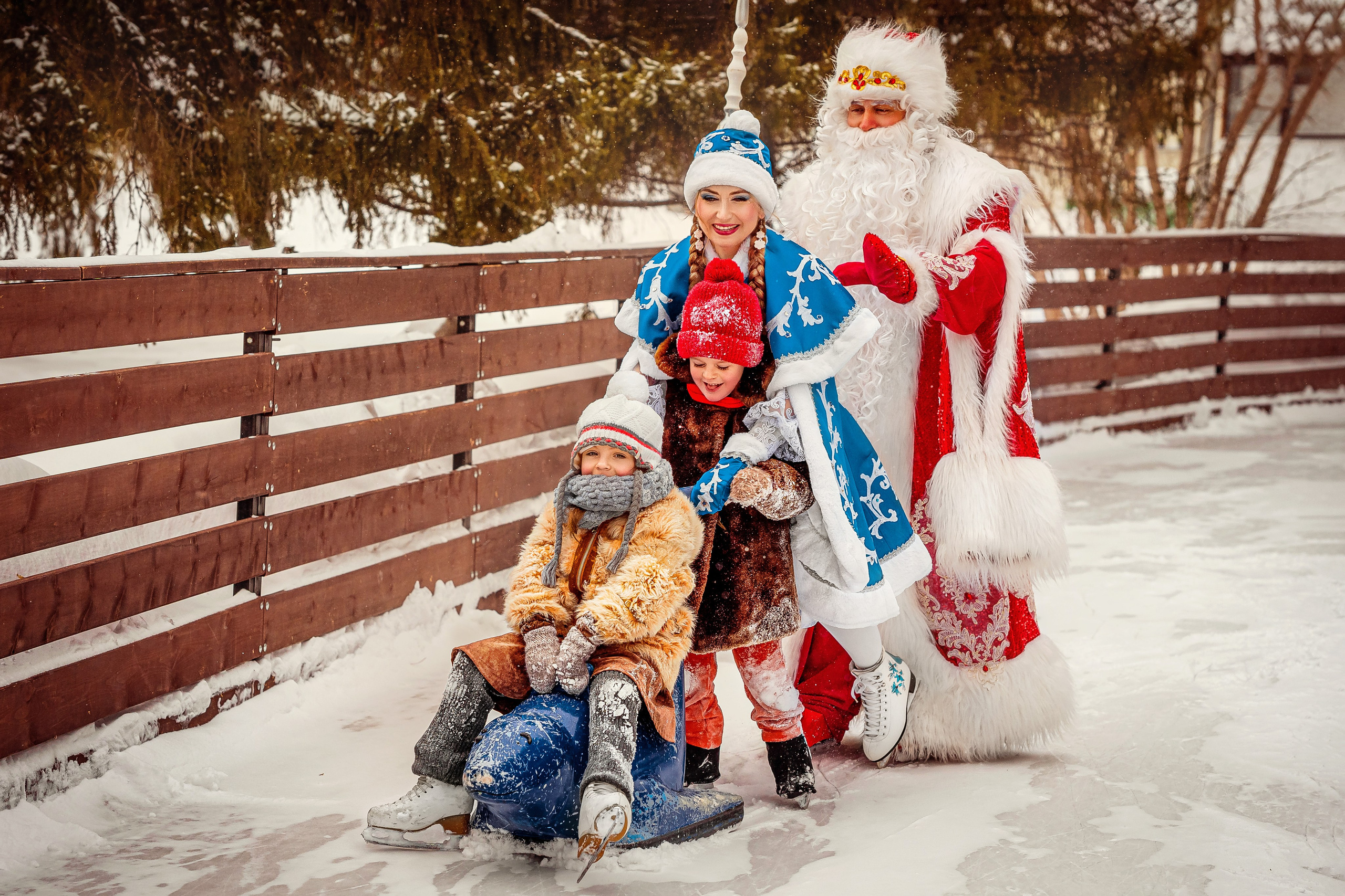 Новогодние приключения Деда Мороза и Снегурочки. Фотограф Валентина Полунина