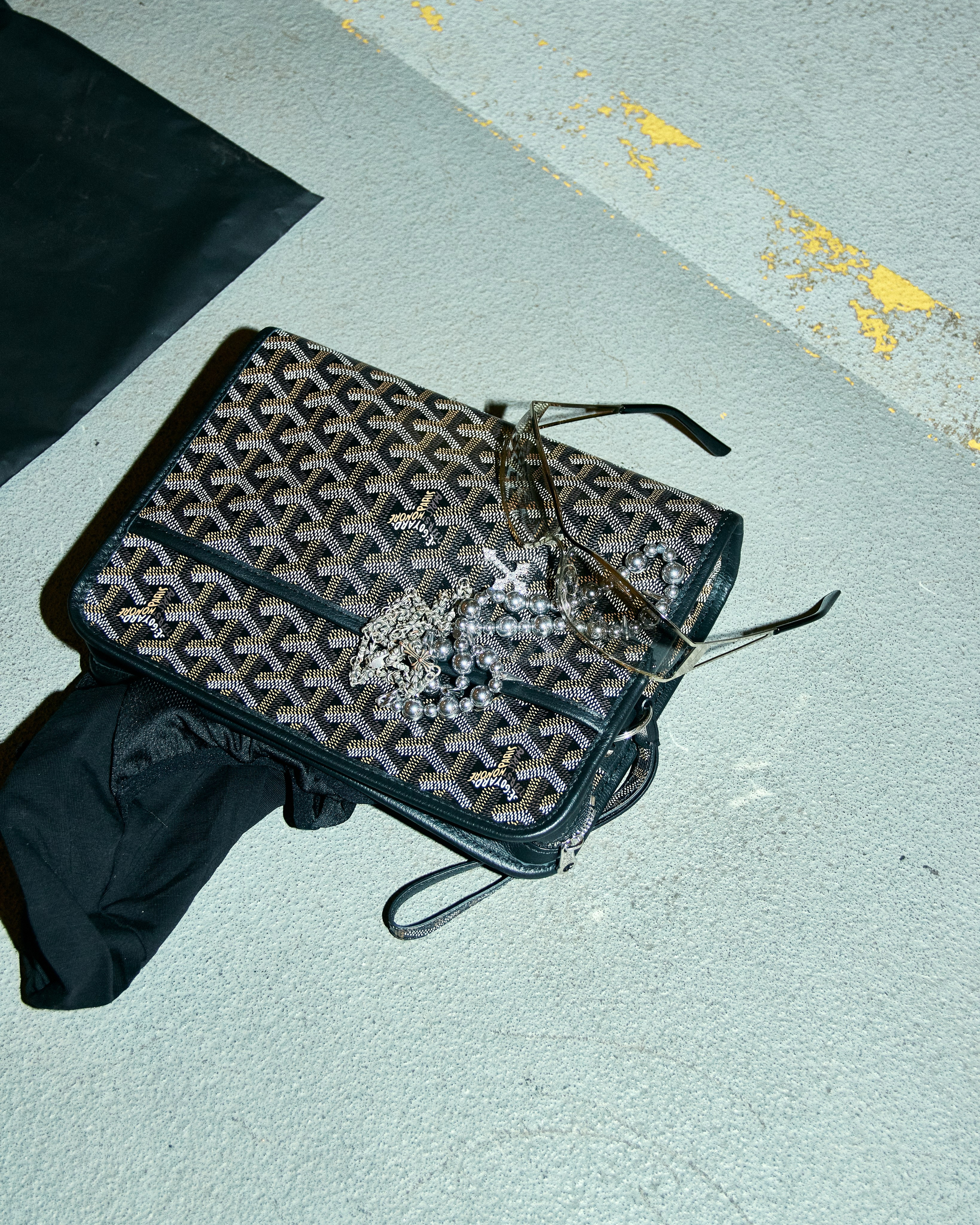 BANDES. Andrew Valmus