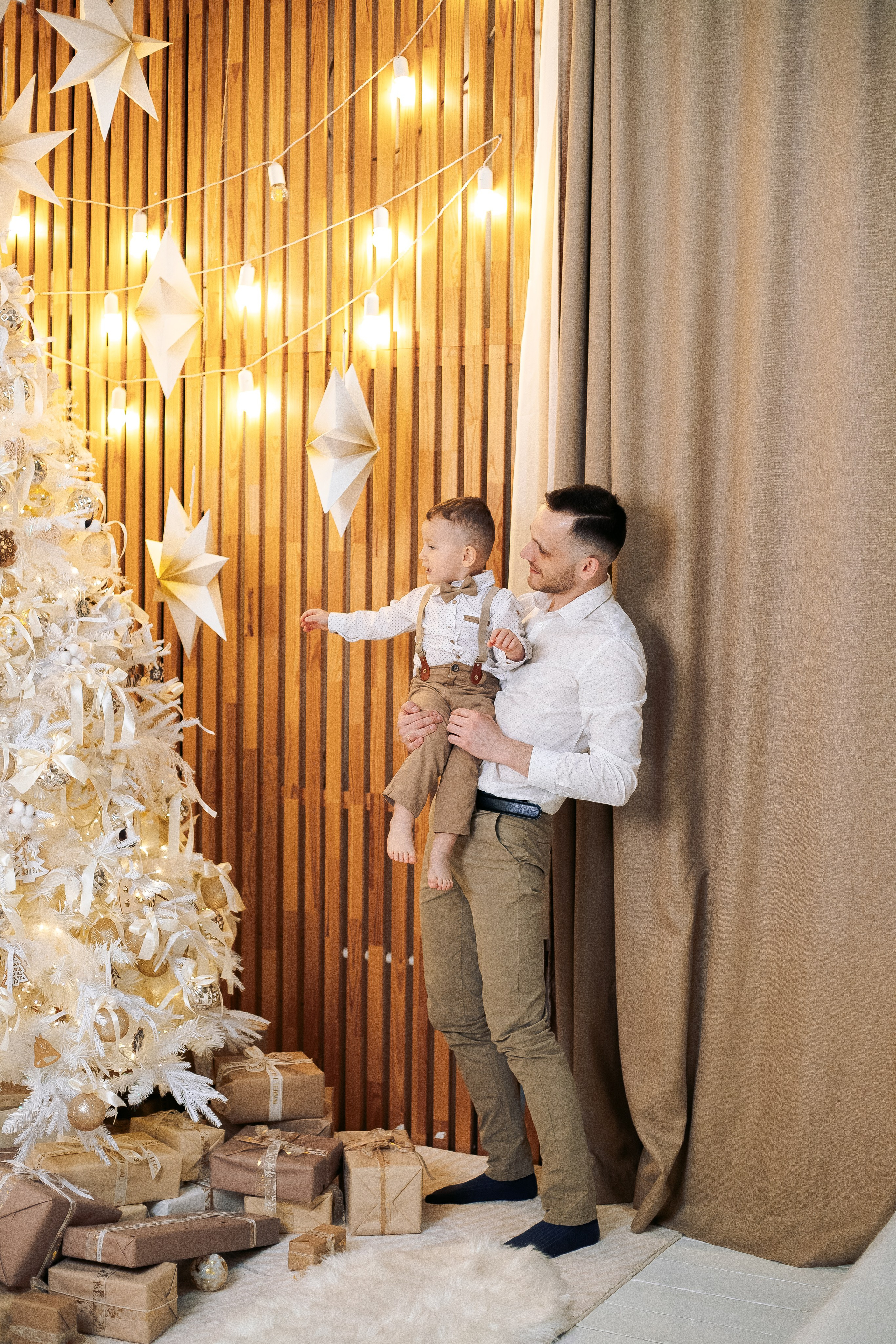 Семейная новогодняя фотосессия 2024-2025 в фотостудии. Фотограф в Санкт-Петербурге, Анна Скворцова