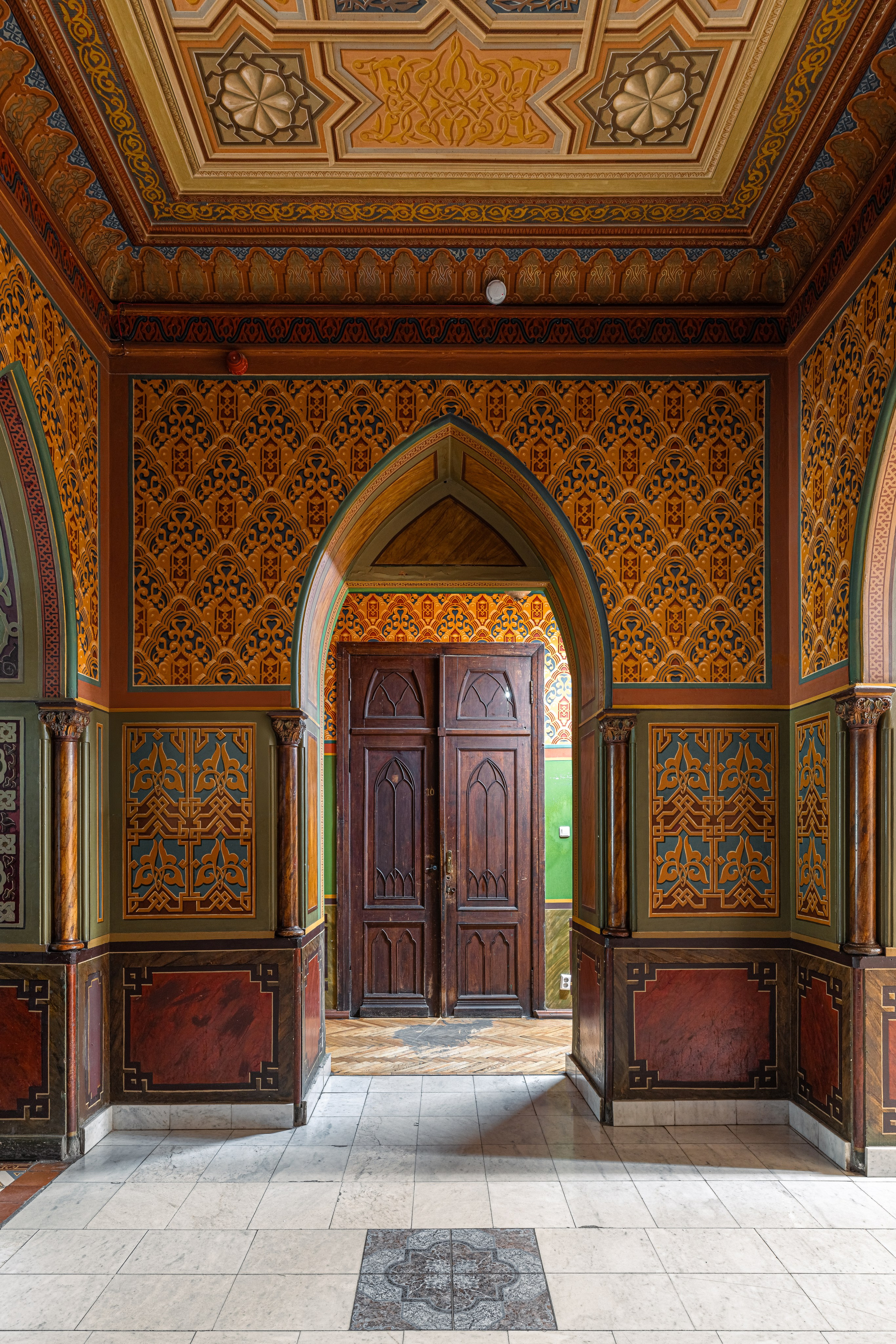 Красный замок Тихона Булычева на Вятке. Архитектор Чарушин И.А. Иван Благушин. Интерьерный и архитектурный фотограф в Москве и Санкт-Петербурге