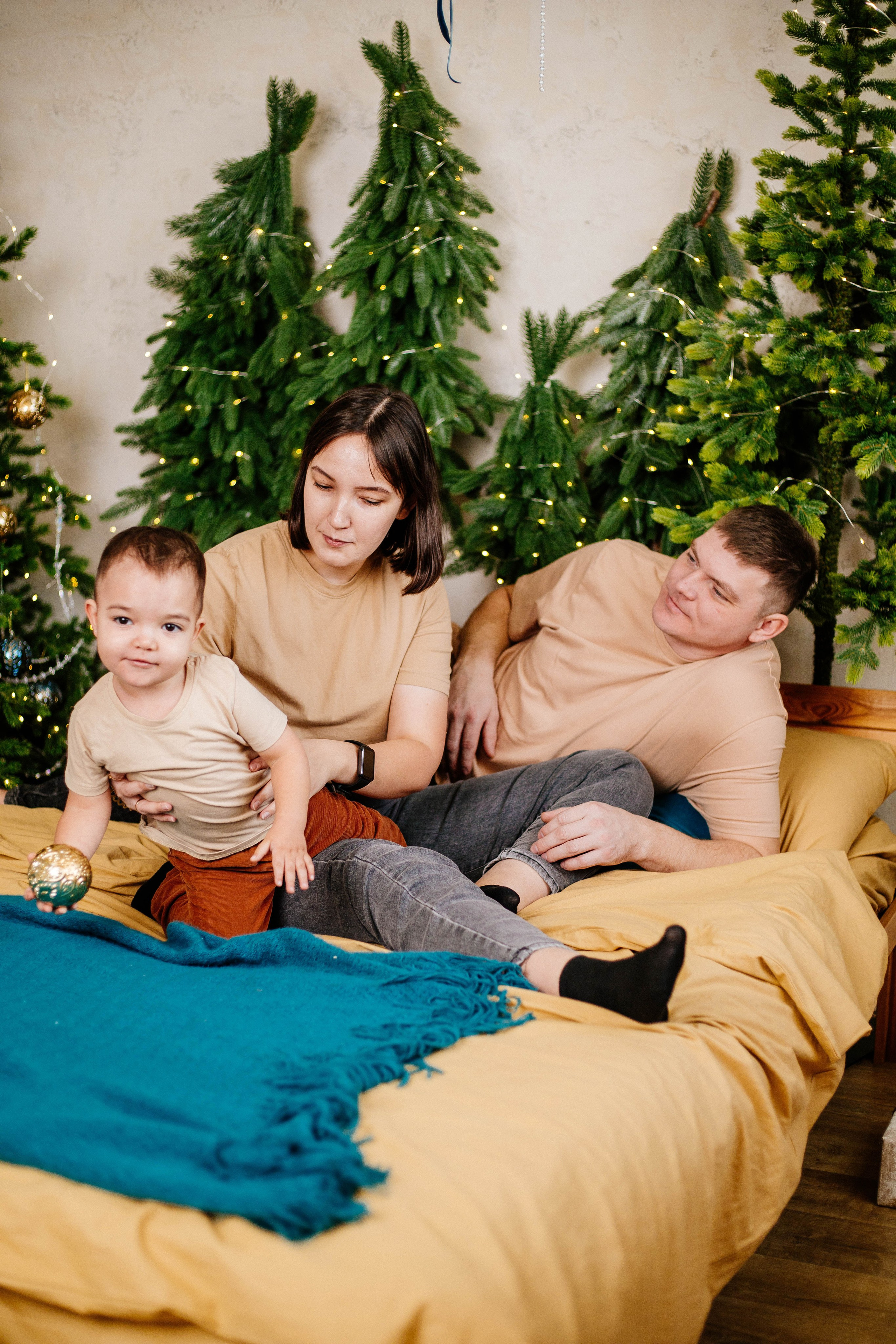 Лев с семьей. Рыжова Тамара