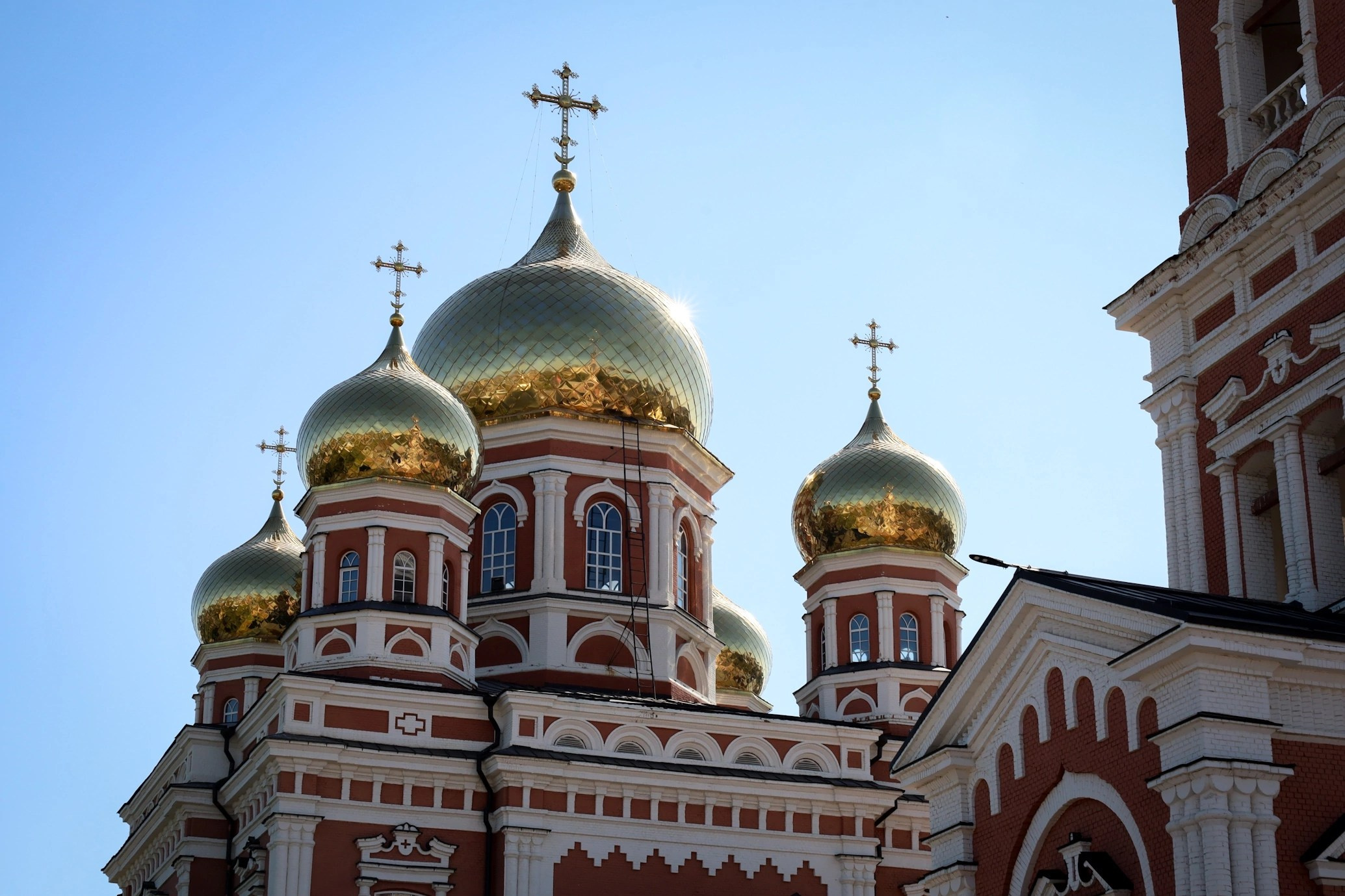 В ДЕНЬ ПРАЗДНОВАНИЯ СОБОРА САРАТОВСКИХ СВЯТЫХ СОВЕРШЕНО СОБОРНОЕ АРХИЕРЕЙСКОЕ БОГОСЛУЖЕНИЕ. Саратовское Северо-Западное благочиние