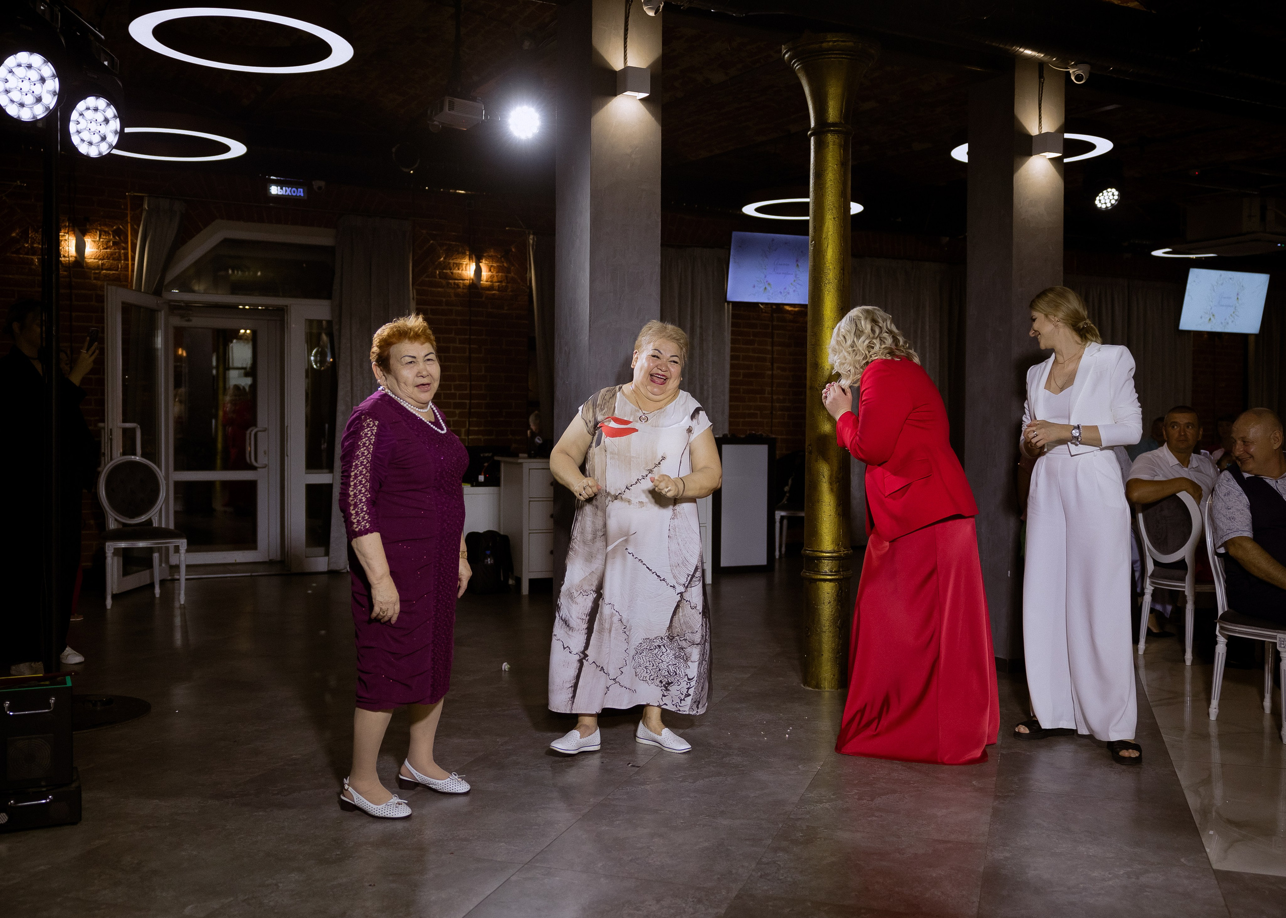 Дмитрий и Алита. Фотограф Эмиль Исякаев