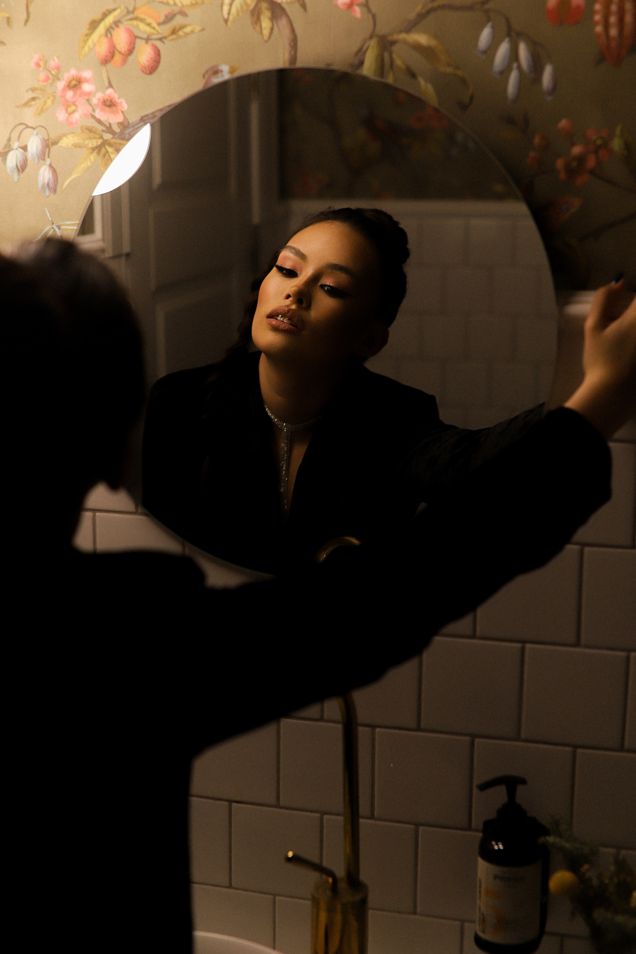 Надя, съемка в кофейне