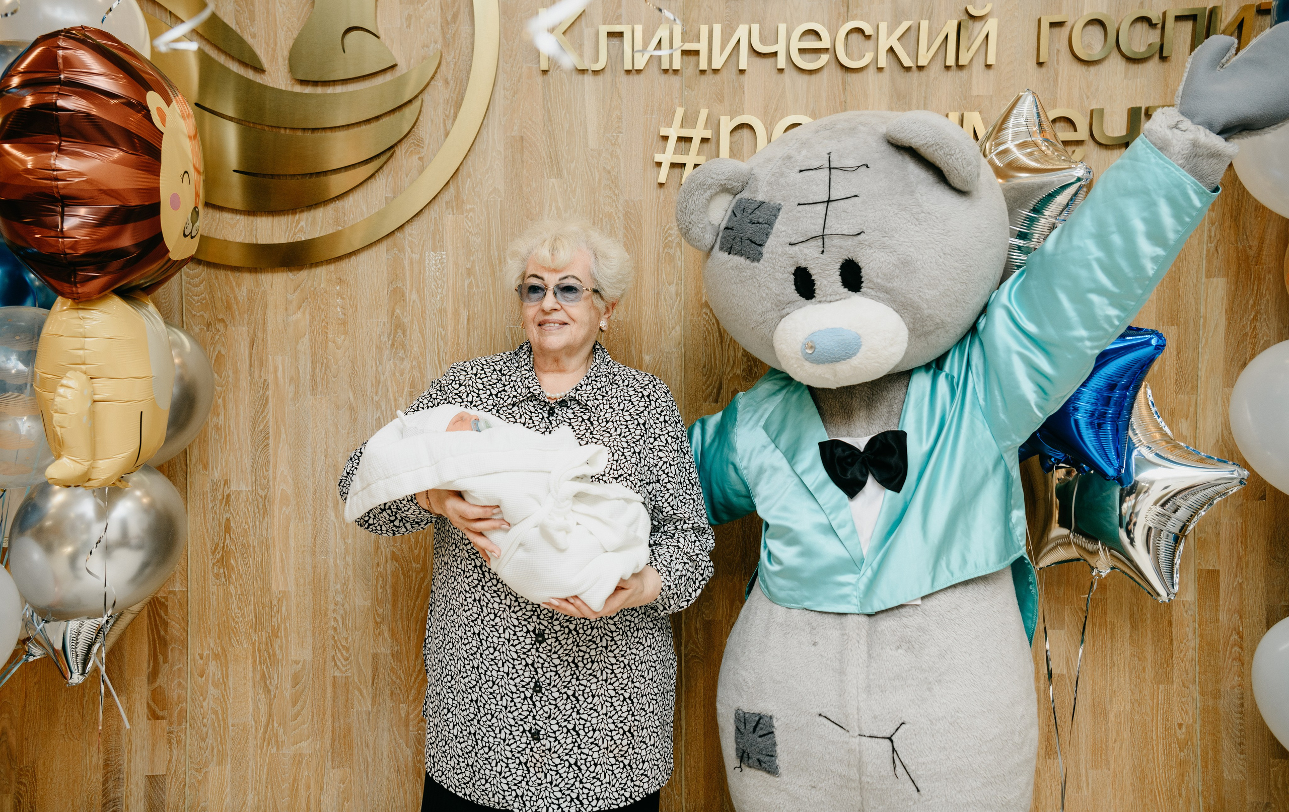 Выписка Льва. Лапино. Фотограф на выписку из роддома в Москве и МО