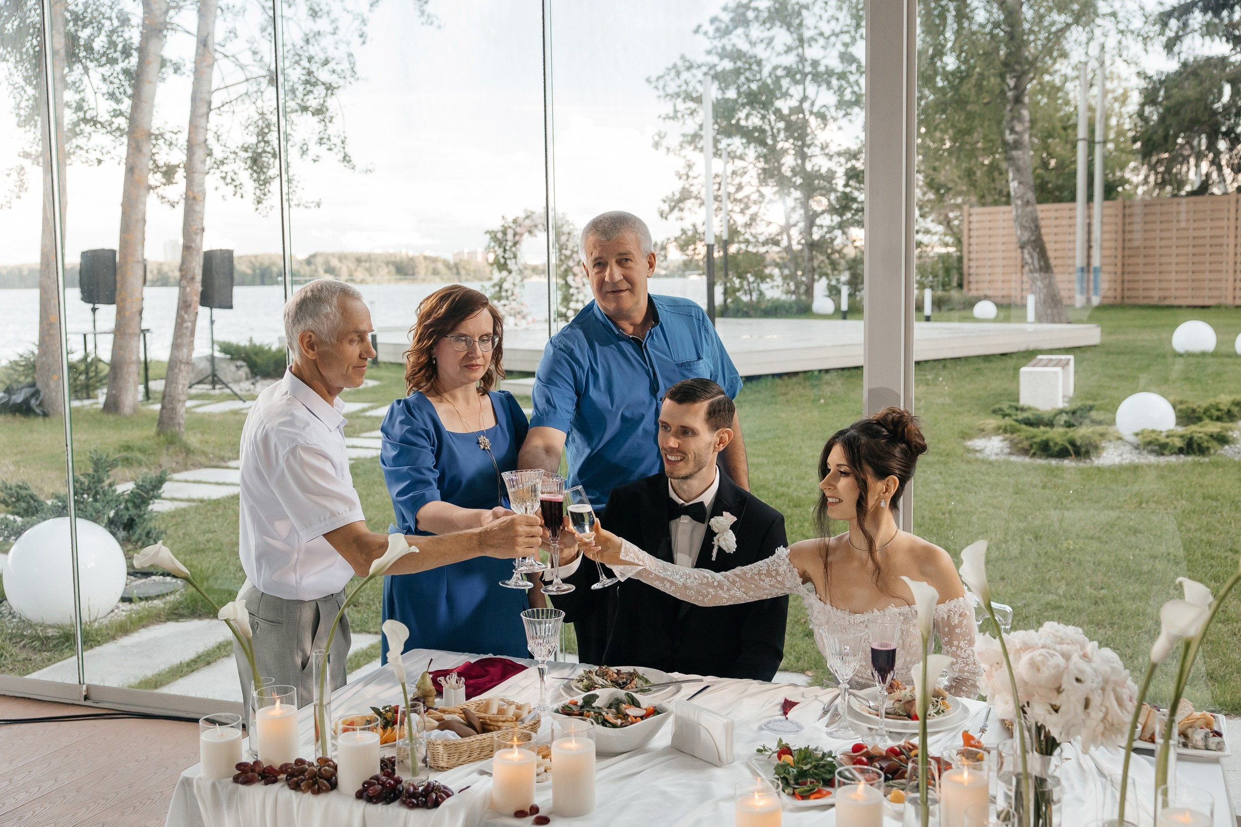 Камерная свадьба на площадке THE SUN LAKE VERANDA EVENT на озере Сенеж Солнечногорск