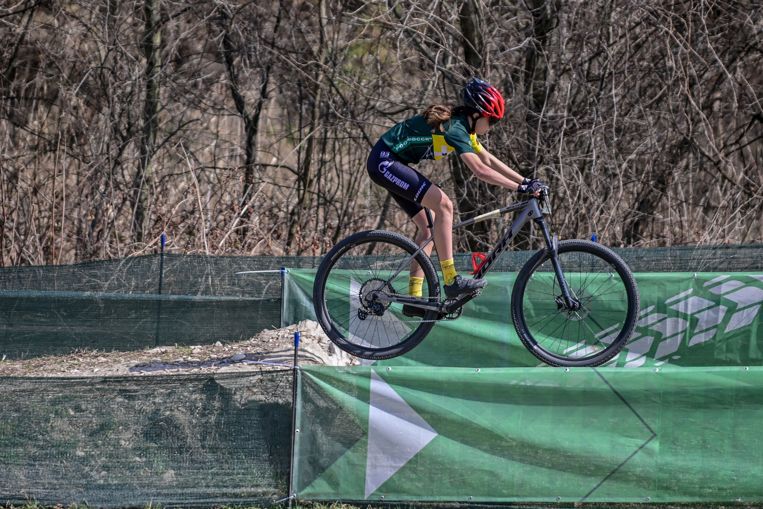 Маунтинбайк, кросс-кантри в Архипо-Осиповке 16 марта 2025. Спортивный фотограф, фотожурналист Павел Ларькин