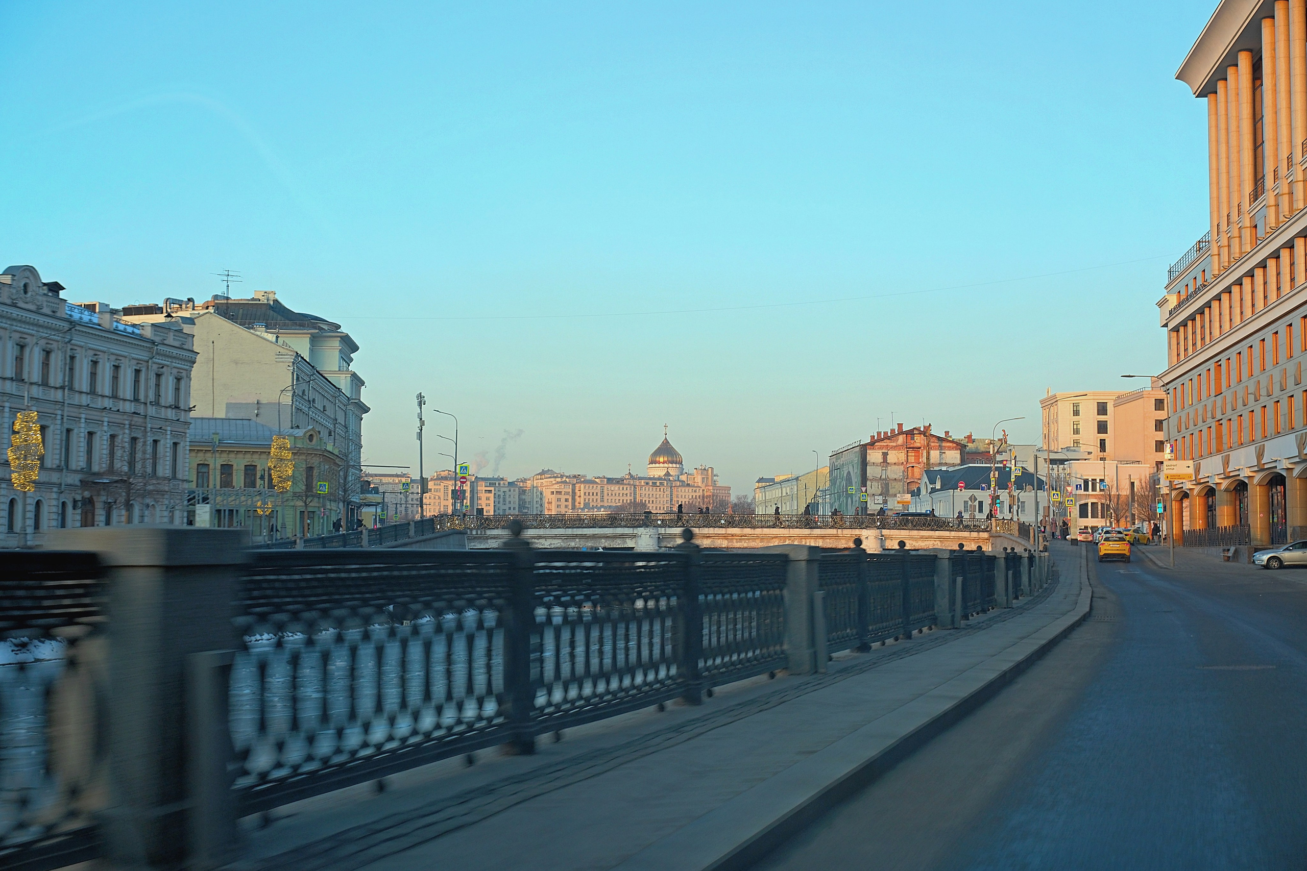 Улица, люди, жизнь…