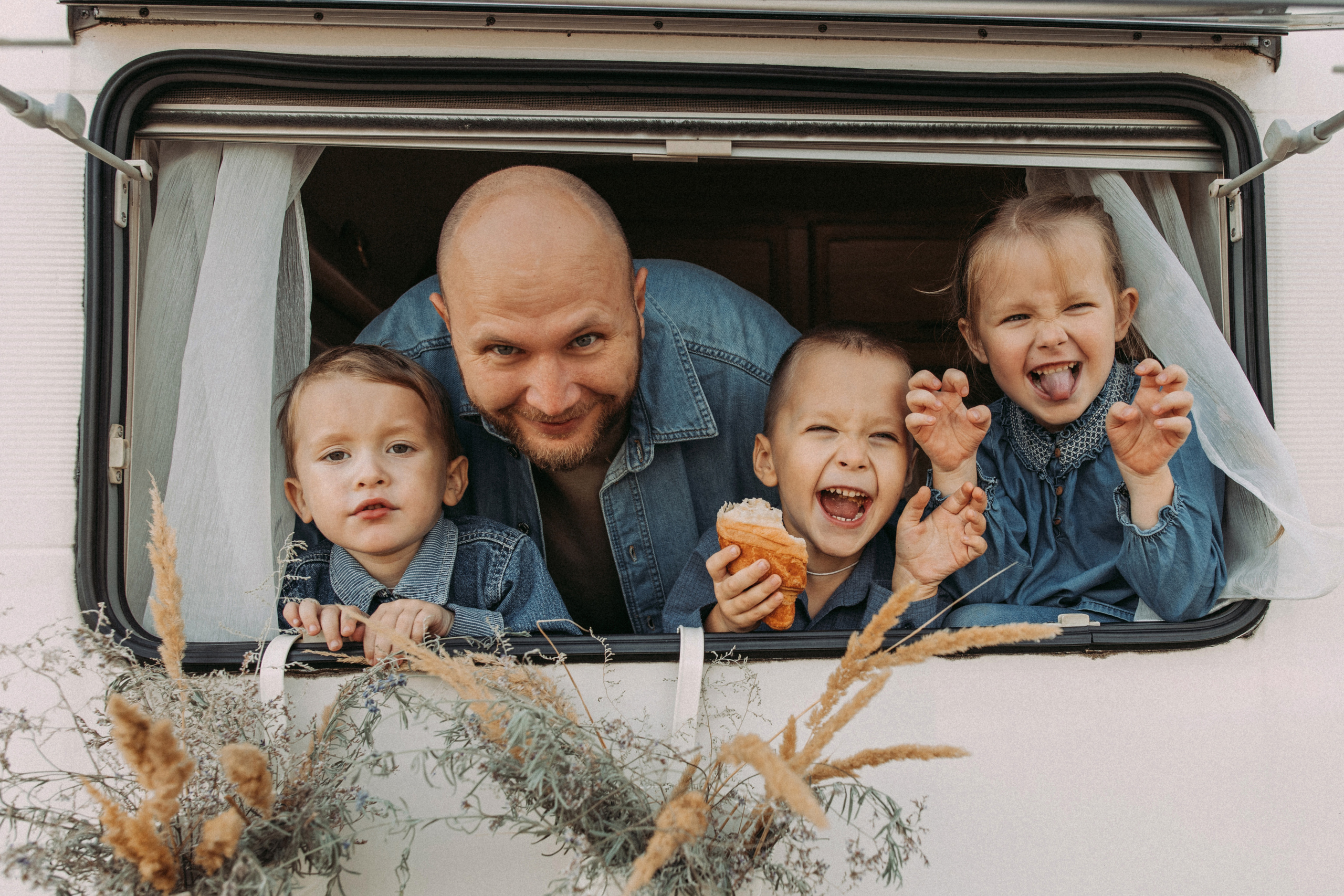 Саша, Дима, Лев, Николь, Богдан. Семейный фотограф и детский фотограф в Волгограде Алеся Бутакова — дет