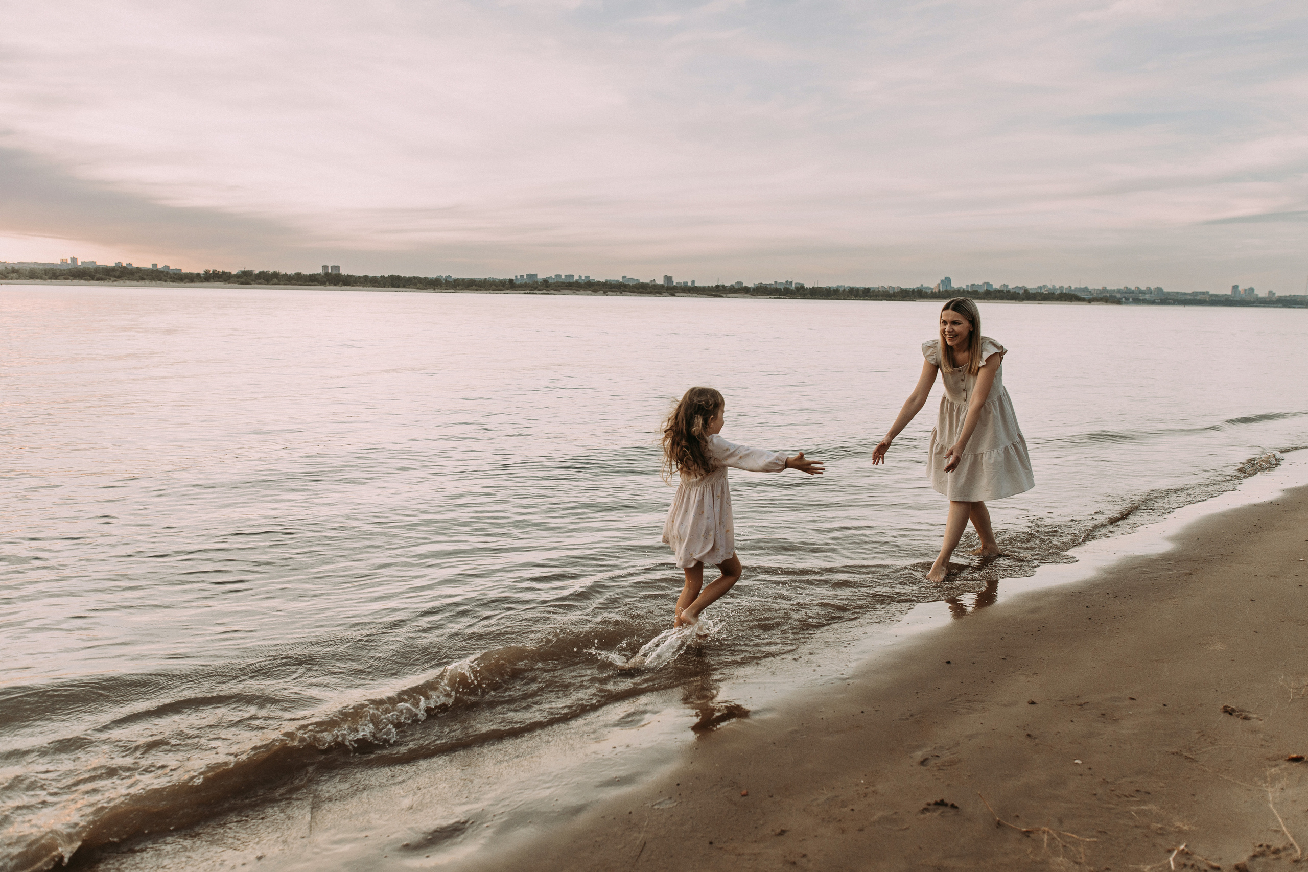 Женя, Катя, Майя, Есения. Семейный фотограф и детский фотограф в Волгограде Алеся Бутакова — дет