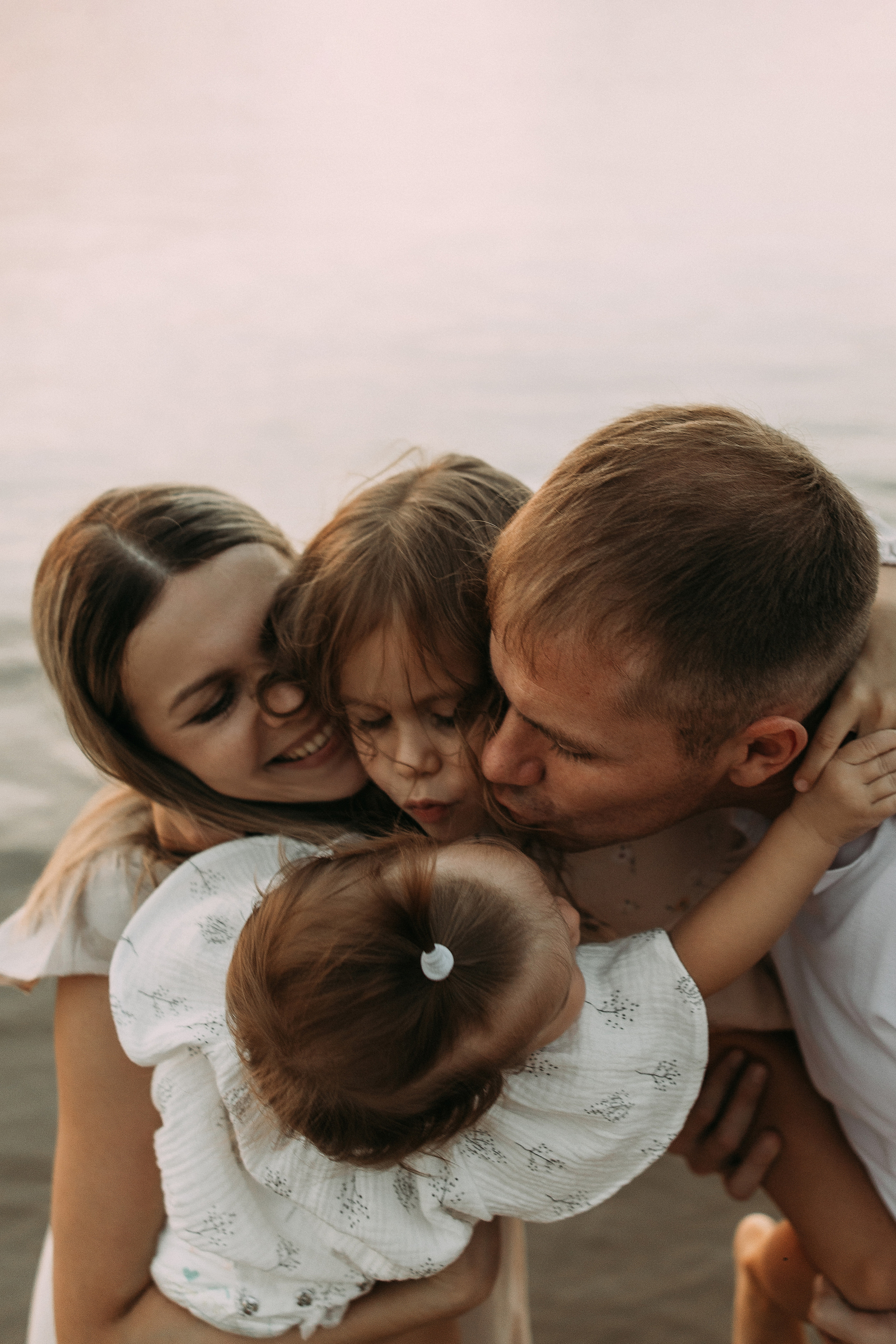 Женя, Катя, Майя, Есения. Семейный фотограф и детский фотограф в Волгограде Алеся Бутакова — дет