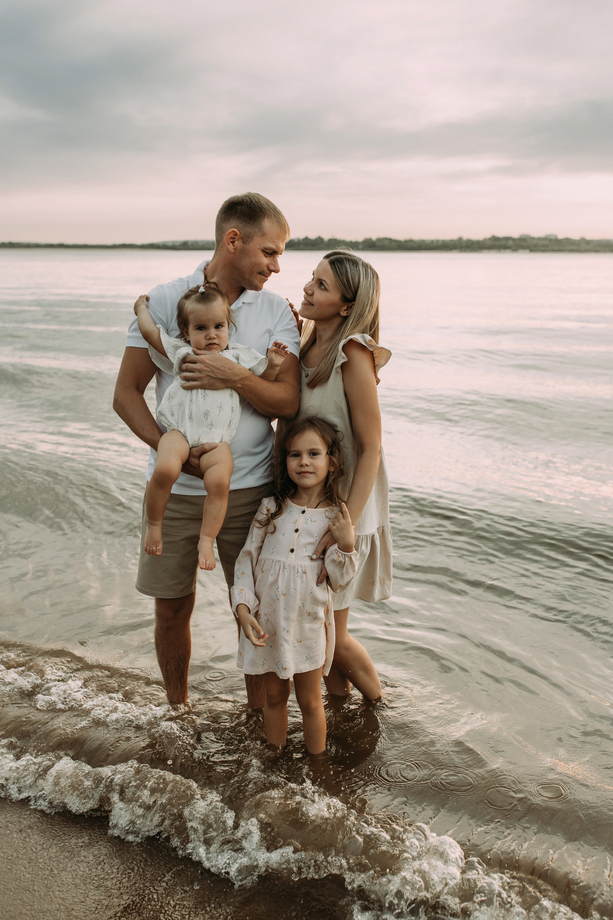 Женя, Катя, Майя, Есения. Семейный фотограф и детский фотограф в Волгограде Алеся Бутакова — дет