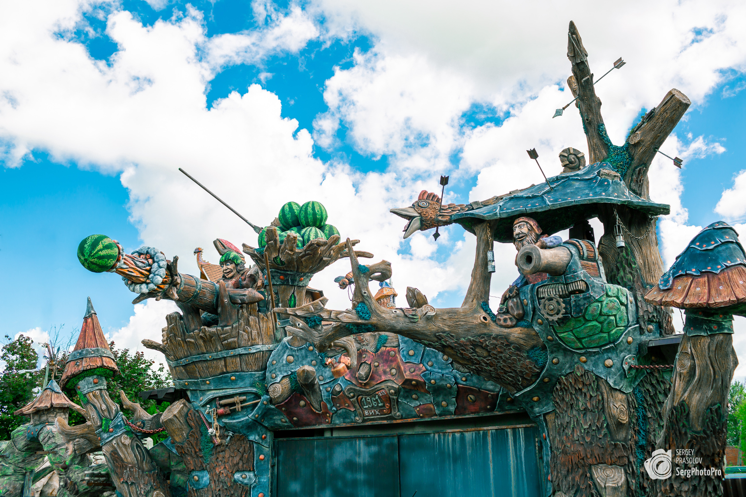 Фотографии "Вихляндии" в Козельске, Калужской области