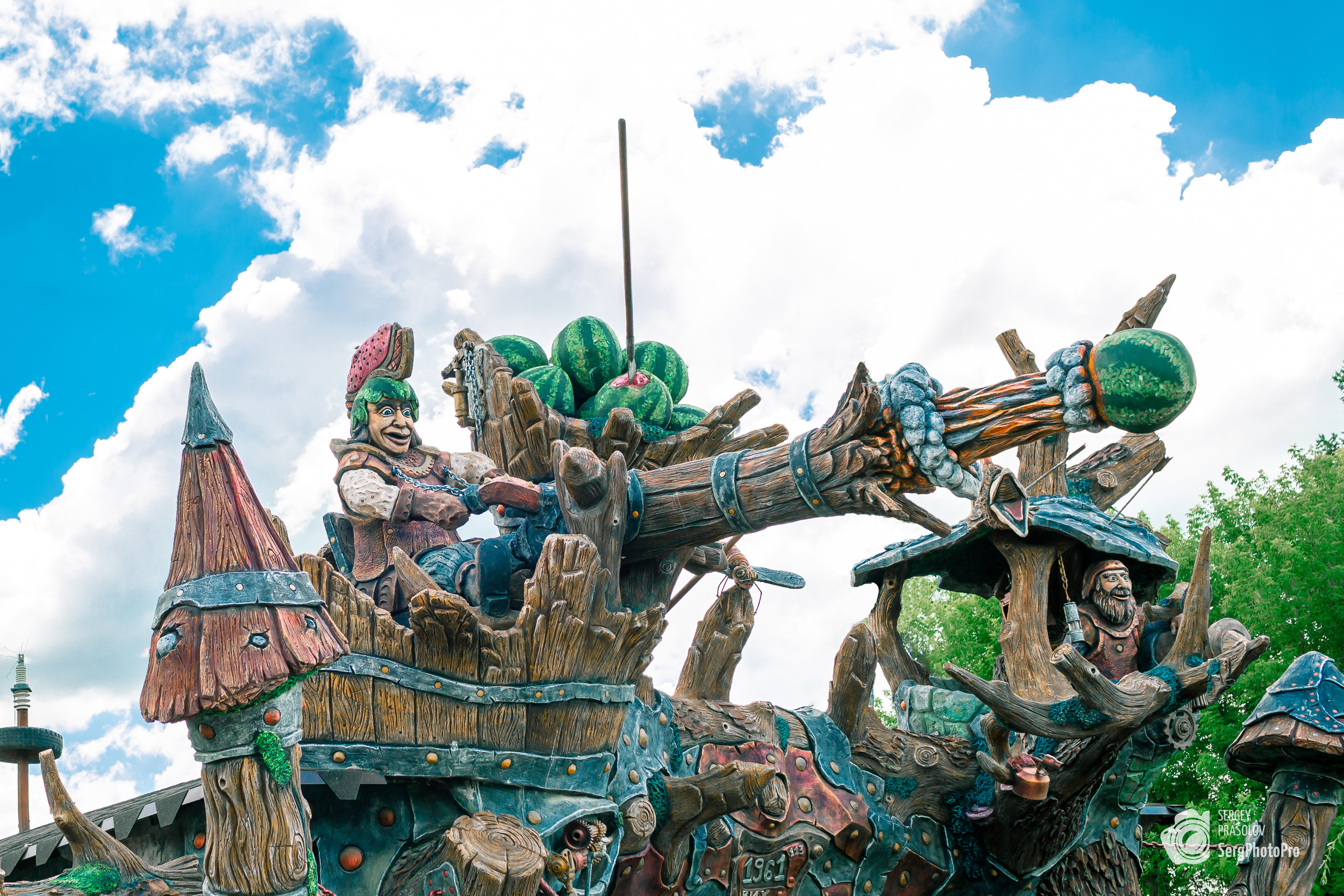 Фотографии "Вихляндии" в Козельске, Калужской области