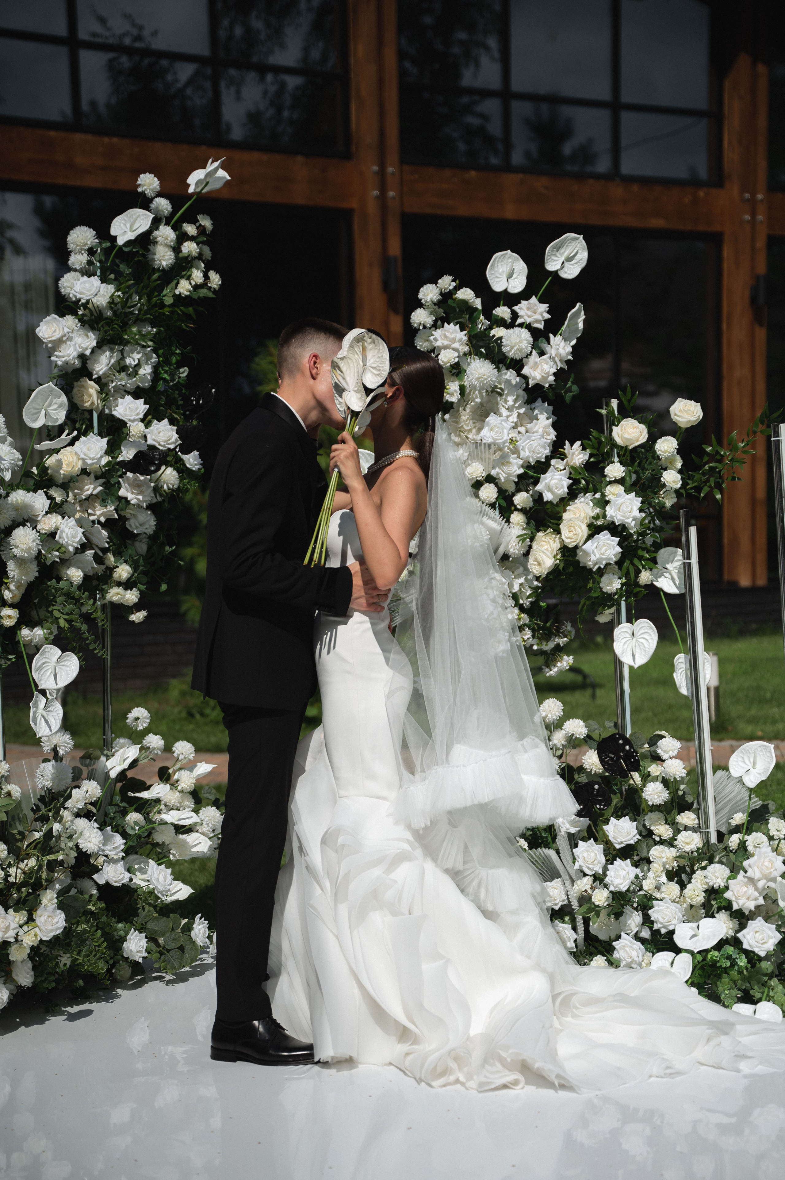 Артём и Софья, Lesnoy Village. Свадебный фотограф Наталья Доронина
