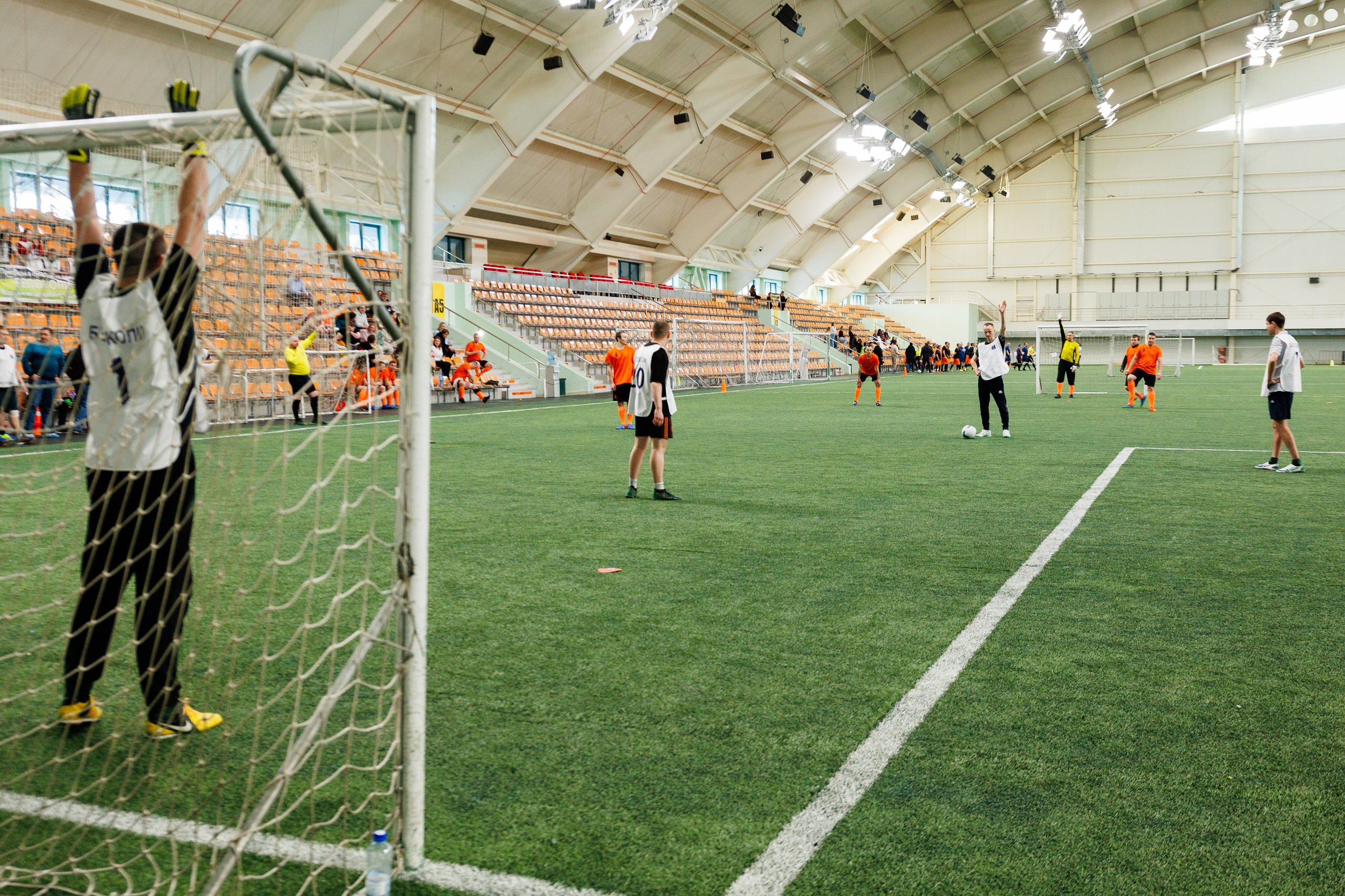 Фотограф на корпоративный футбольный турнир. Контент для бизнеса в Екатеринбурге Полдень Медиа