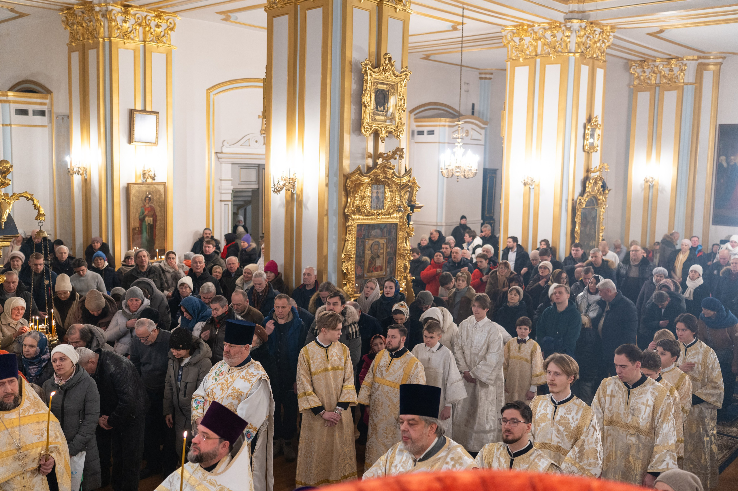 Праздничное бдение в Николо-Богоявленском морском соборе. НИКОЛО-БОГОЯВЛЕНСКИЙ МОРСКОЙ СОБОР