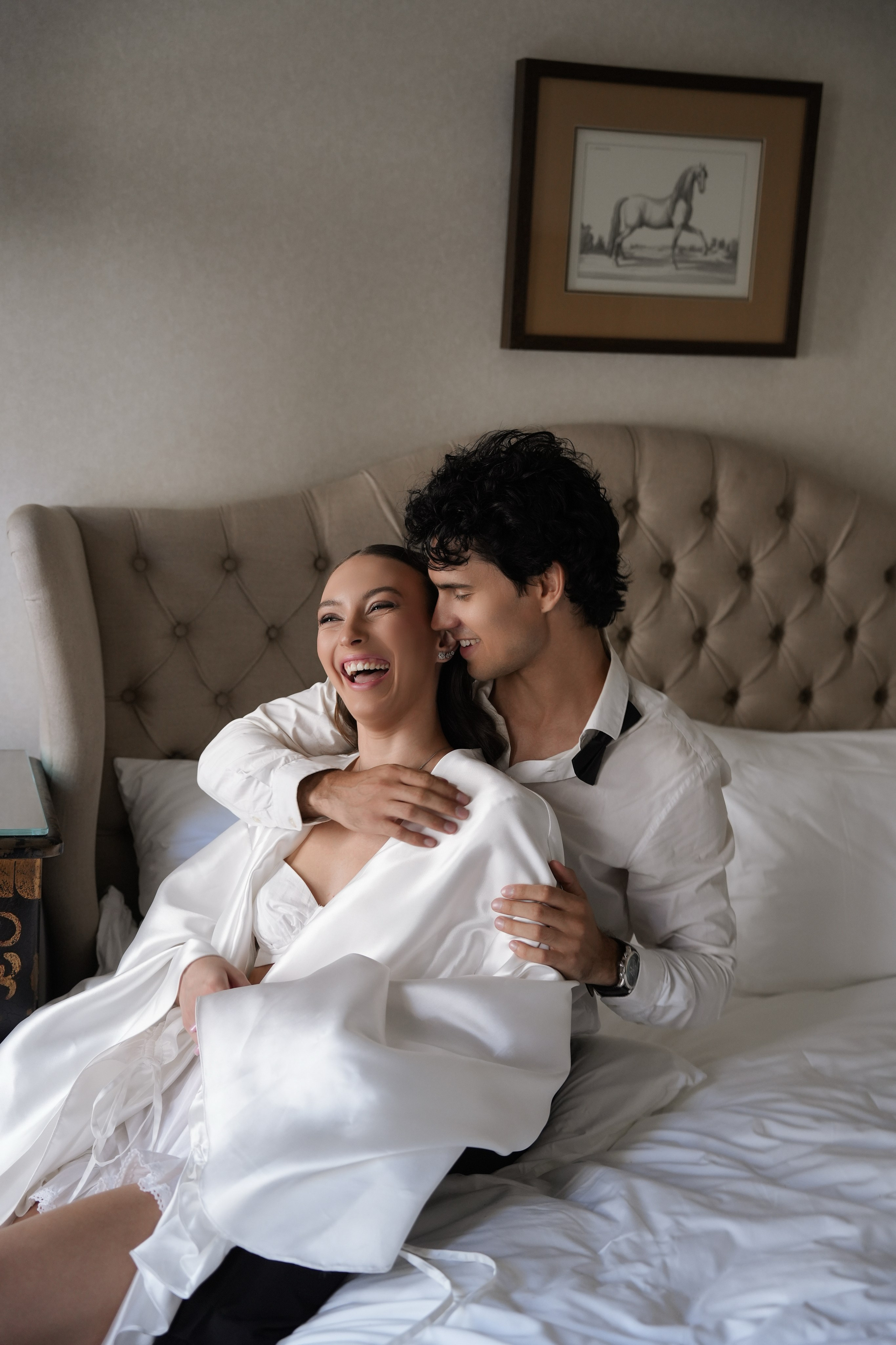 Свадебная фотосессия утра невесты и жениха в отеле Амбассадори