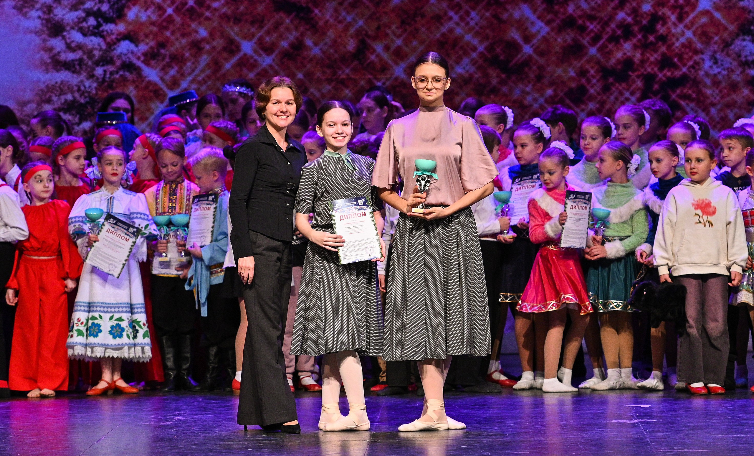 14.11.2024 «Новогодний Звездопад Талантов» Фестивальное движение «Шаг к мечте» г. Москва. Медиастудия Фото Концепт