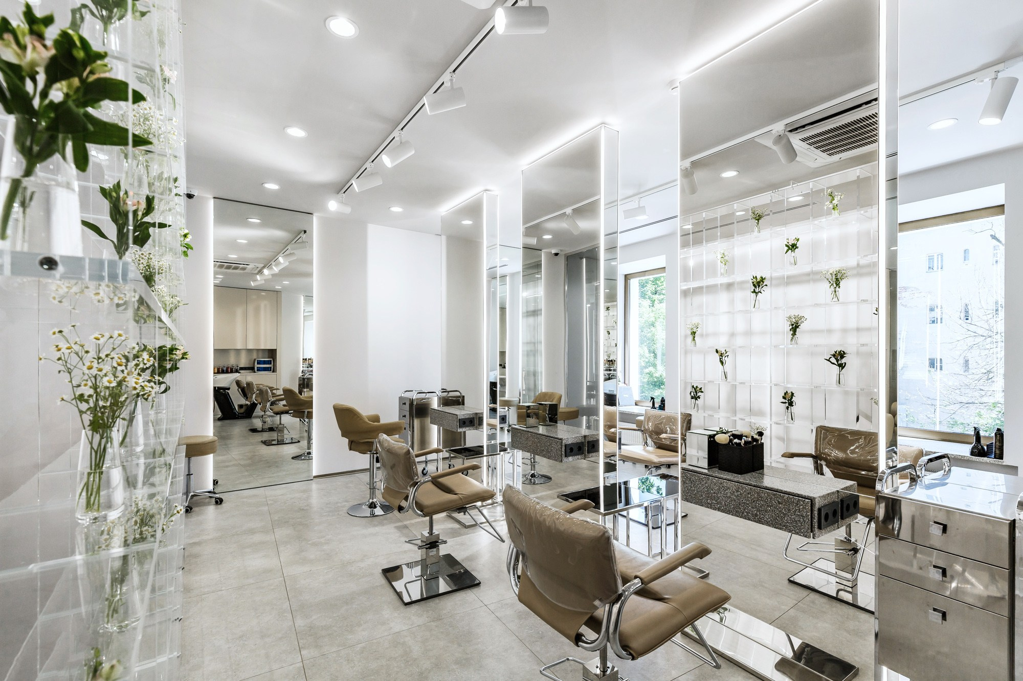 Салон красоты Nikiso. Фотограф Ксения Колесникова. Интерьерная и портретная съемка в Москве