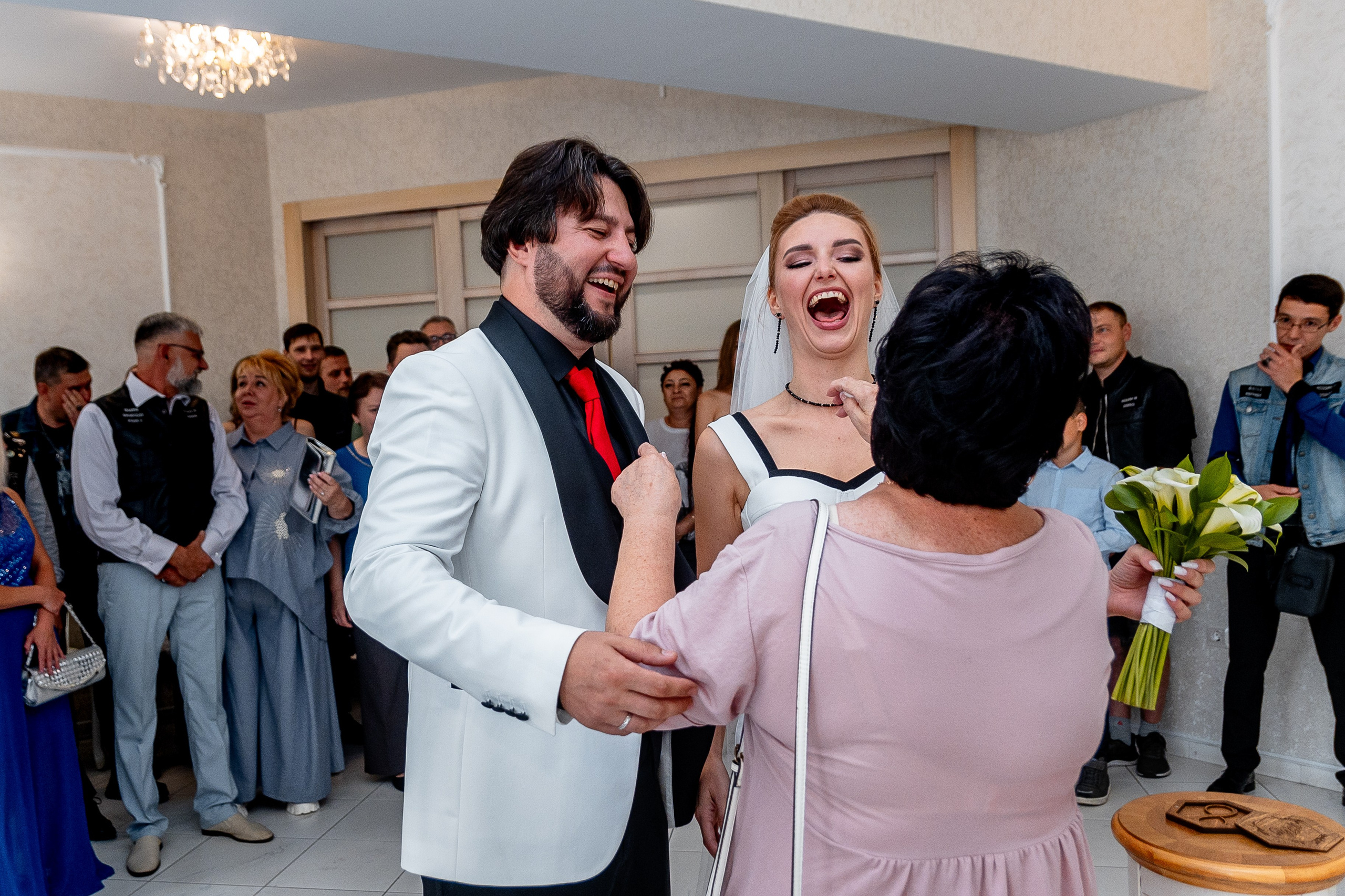 Евгений Саранцев, президент мотоклуба «Garage 13 MCC» и прекрасная Ирина. Фотограф Елена Медок Калининград