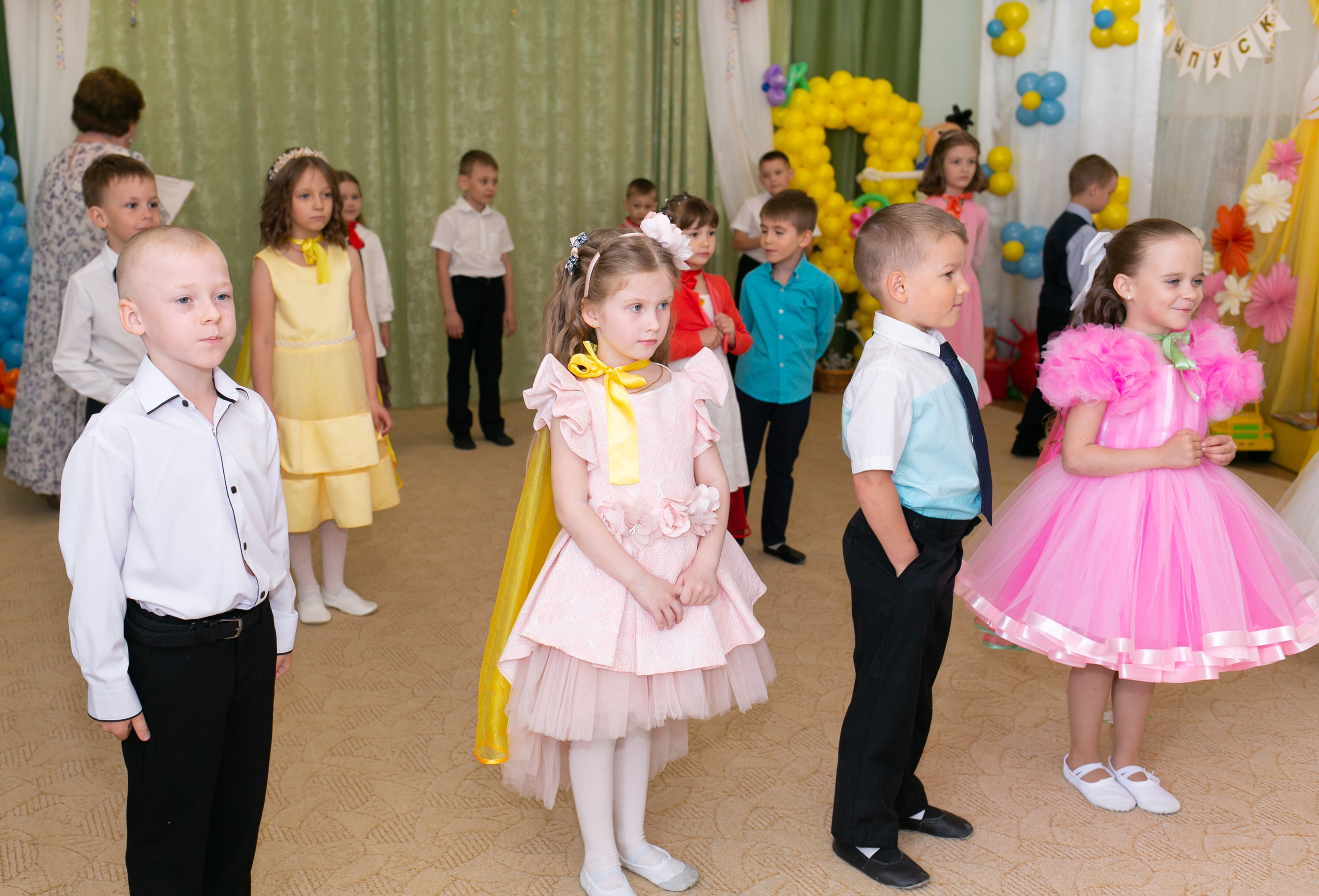 Выпускные и Утренники. Фотограф новорожденных и семейный фотограф НСО г. Бердск Марина Львова