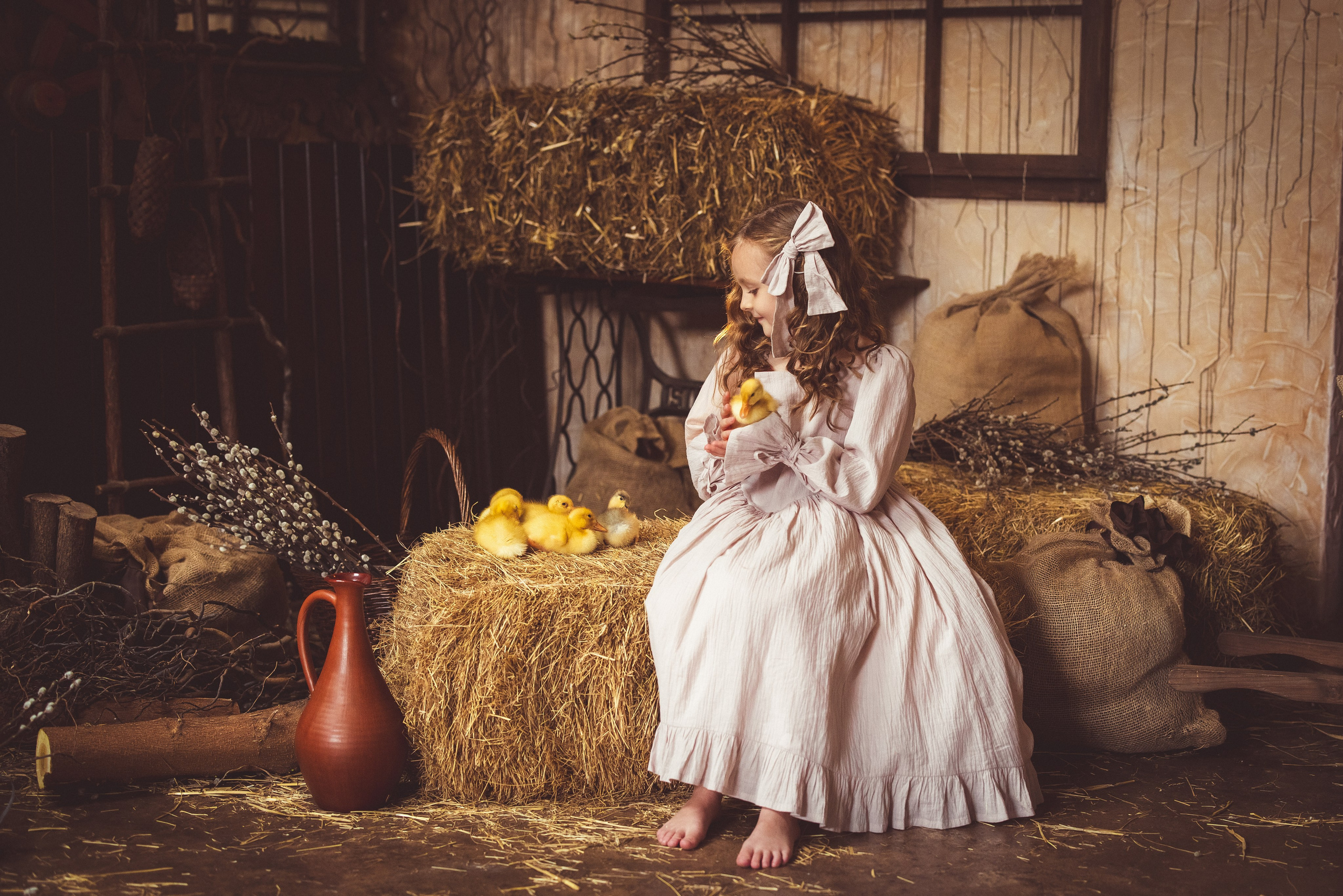 Пасхальный фотопроект с козочкой и утятами, в фотостудии «Эль» 2024 г. Семейный и детский фотограф в Краснодаре Анна Трашкова
