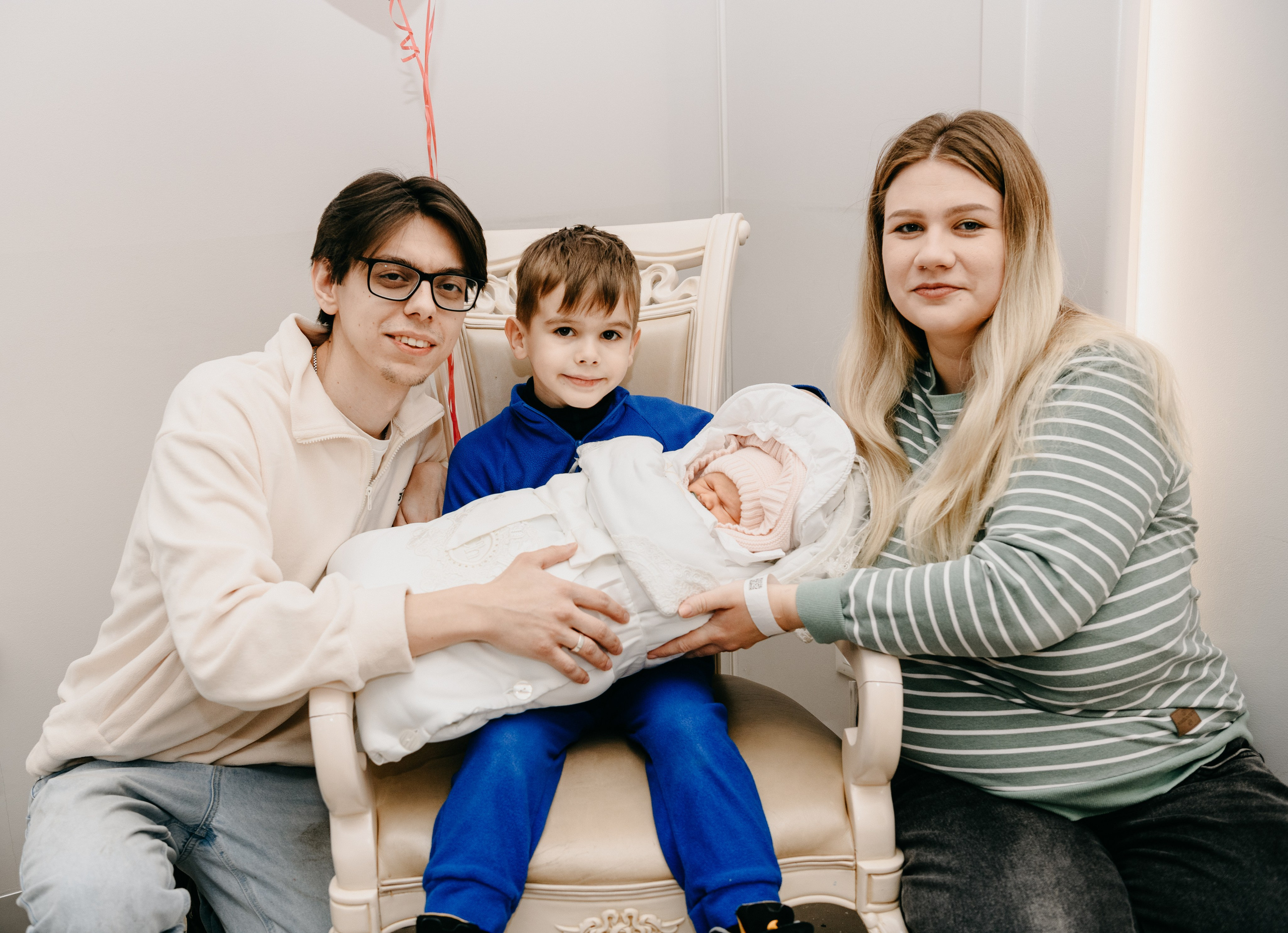 Выписка Арины. 4 роддом. Фотограф на выписку из роддома в Москве и МО