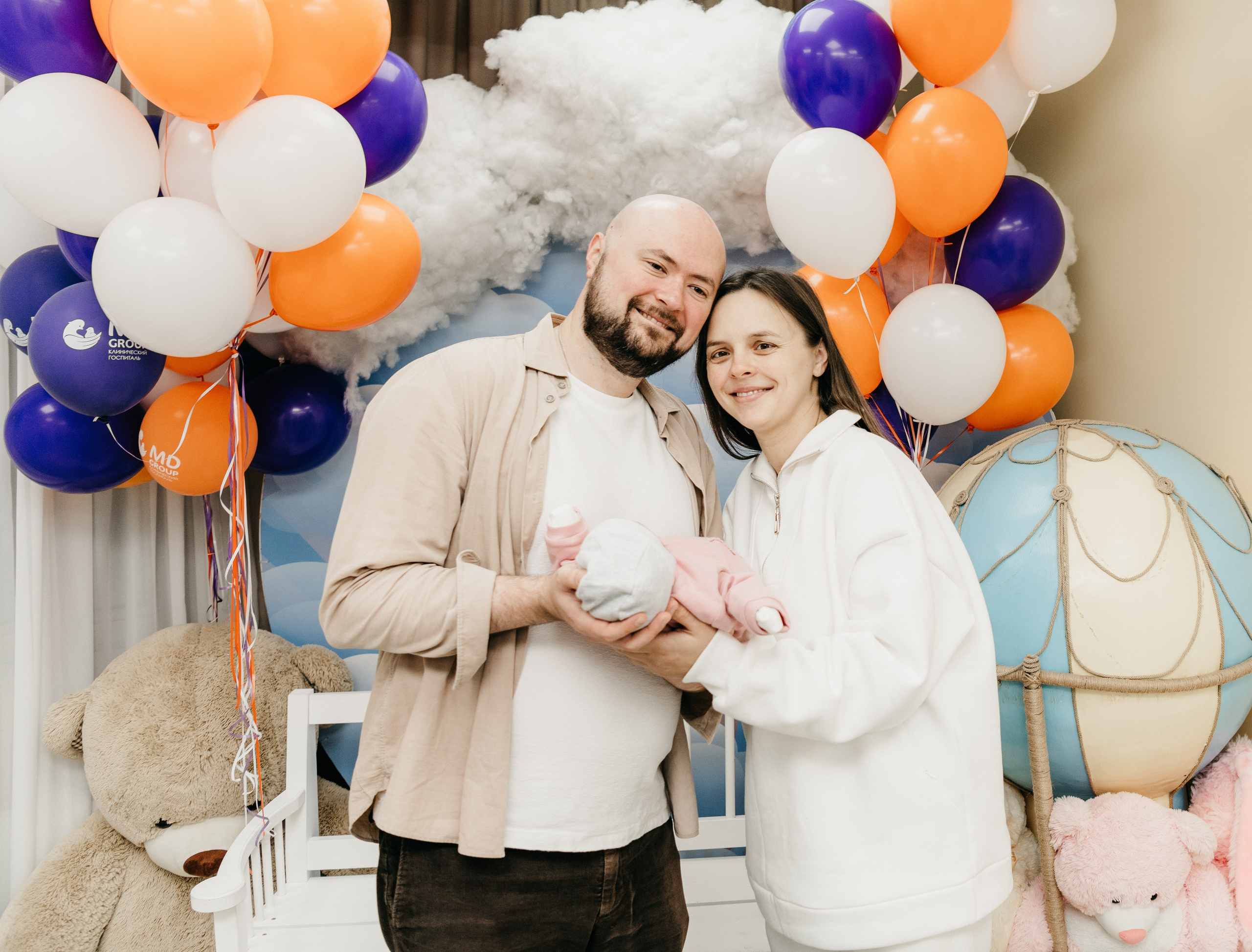 Выписка малышки. Мать и дитя на Севастопольском. Фотограф на выписку из роддома в Москве и МО