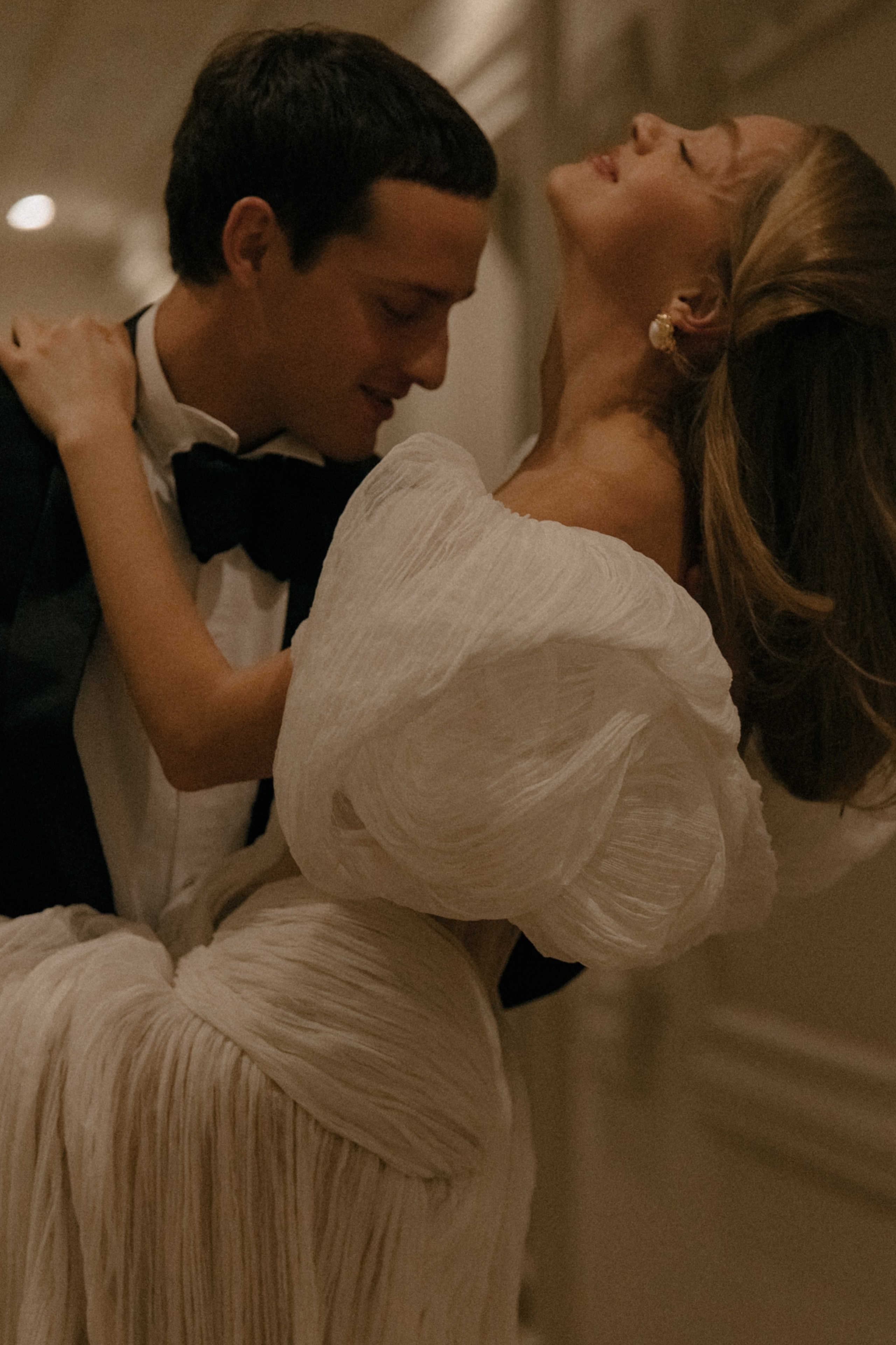 Свадебная фотосъемка в отеле Савой. Свадебный фотограф Москва