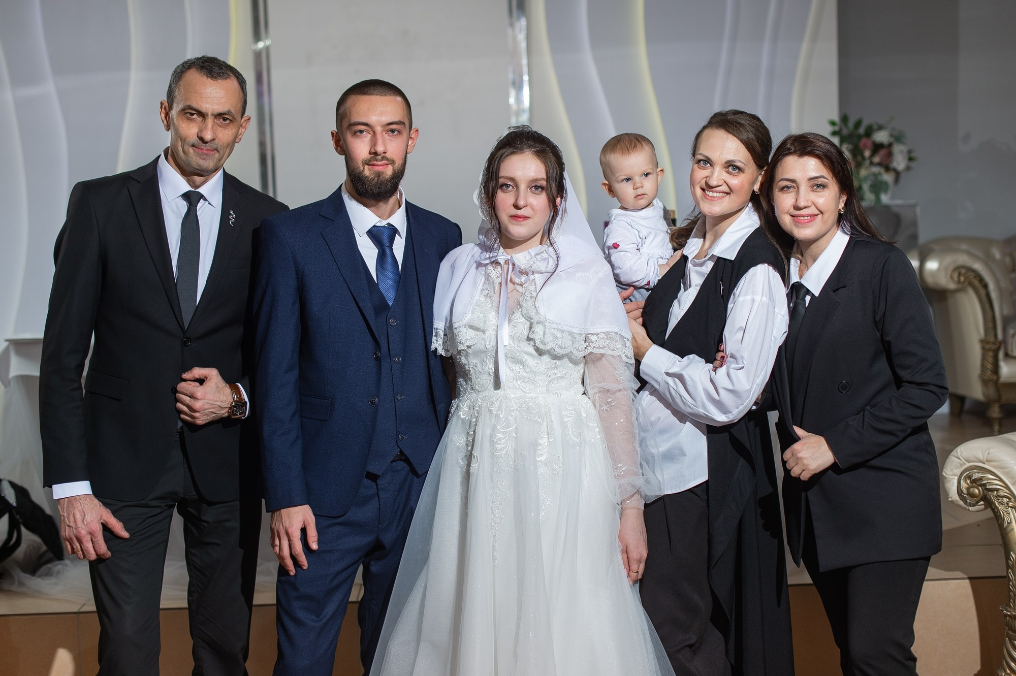 Студия и банкет. Свадебный и семейный фотограф в Омске Мормулев Михаил