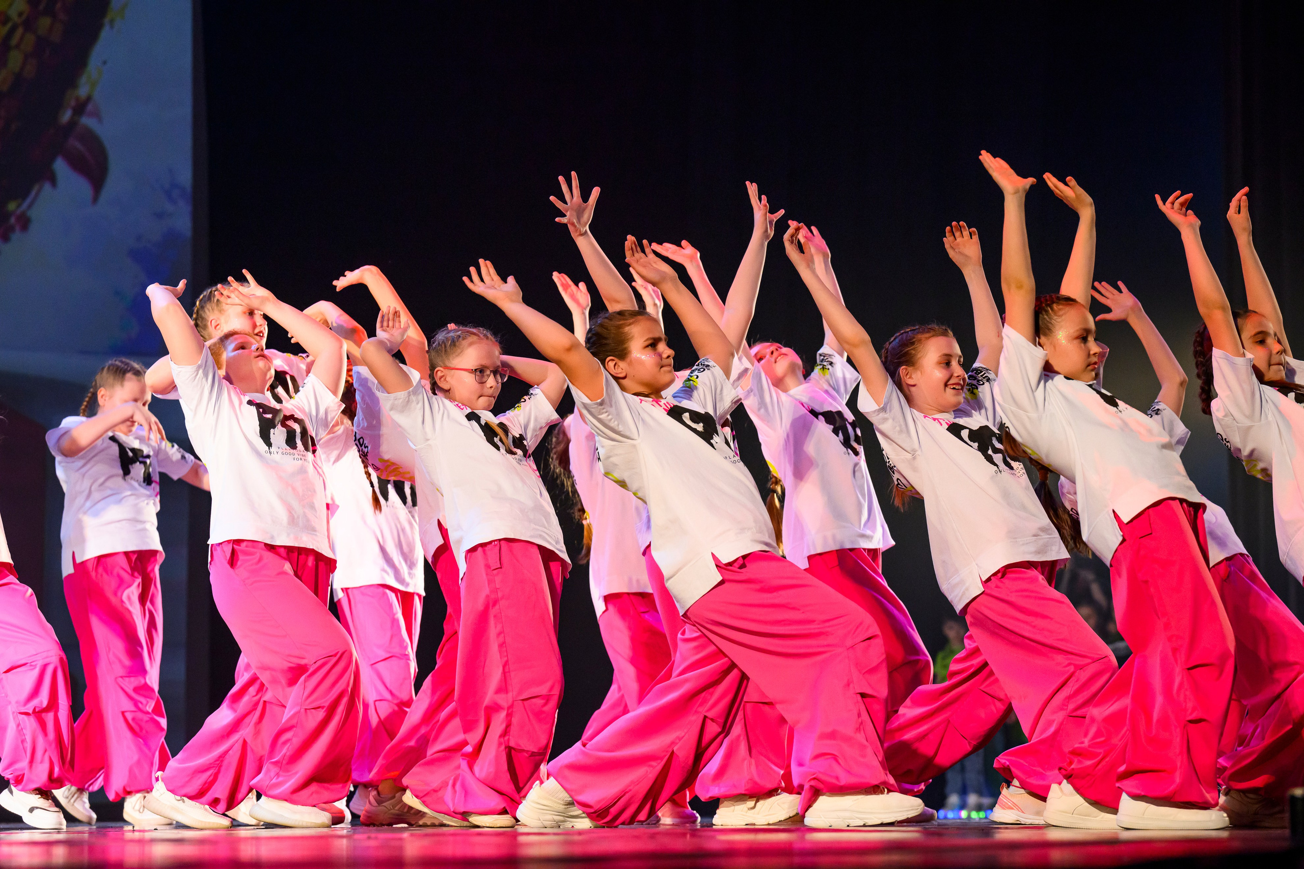 23 апреля, часть 1, БКЗ Октябрьский, г. Санкт-Петербург. Золотое яблочко