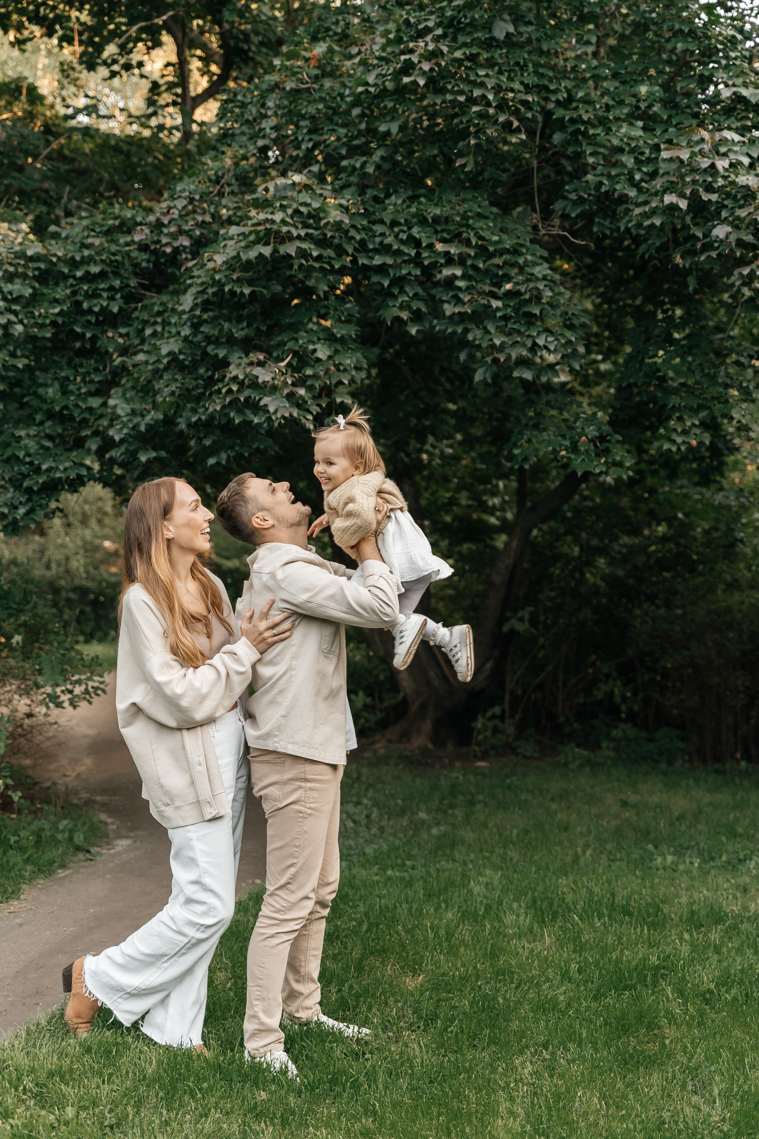 Лёша, Ксюша и Вика. Волик Мария