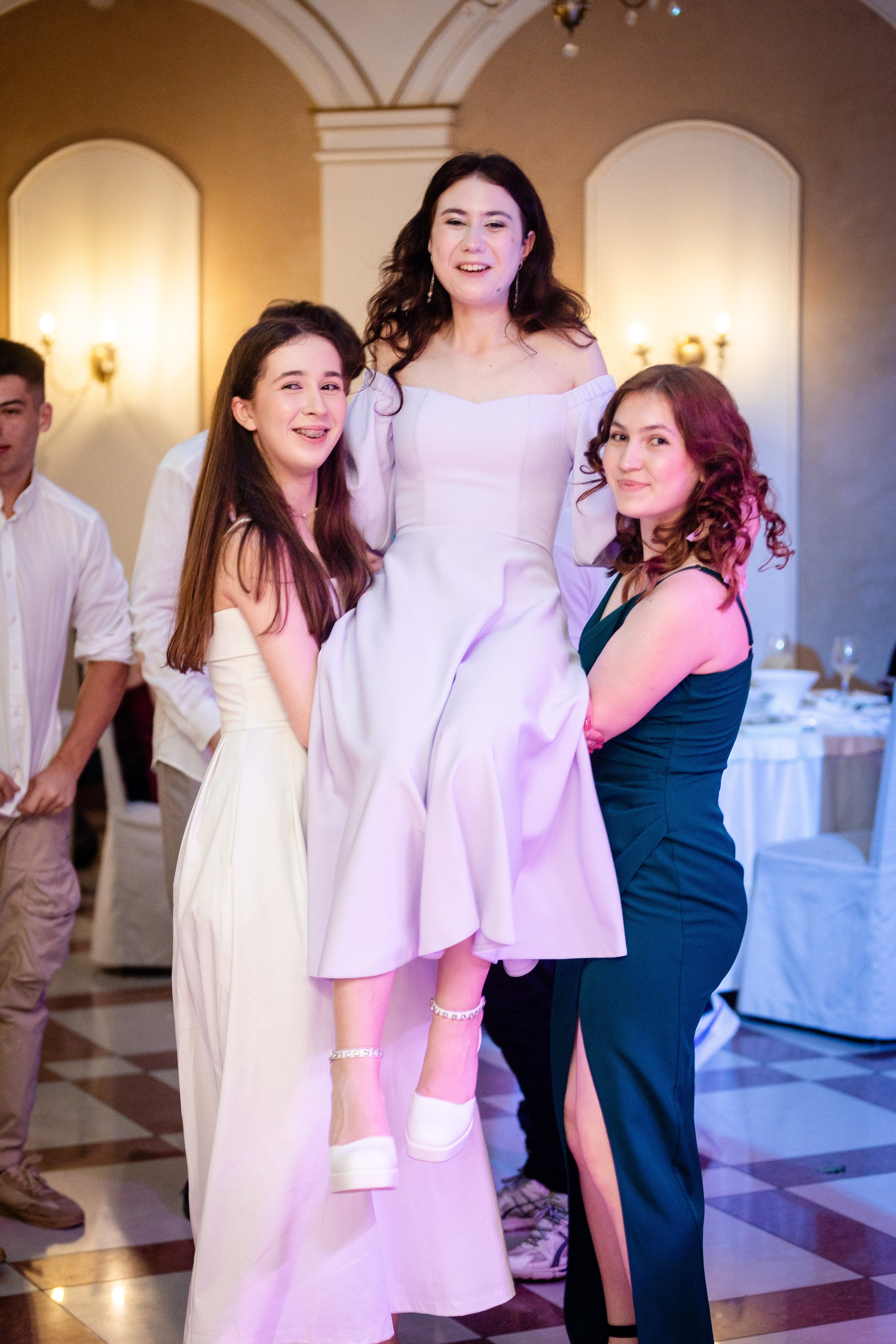 Школьный выпускной. Детский фотограф видеограф в Хабаровске Михаил Орлов