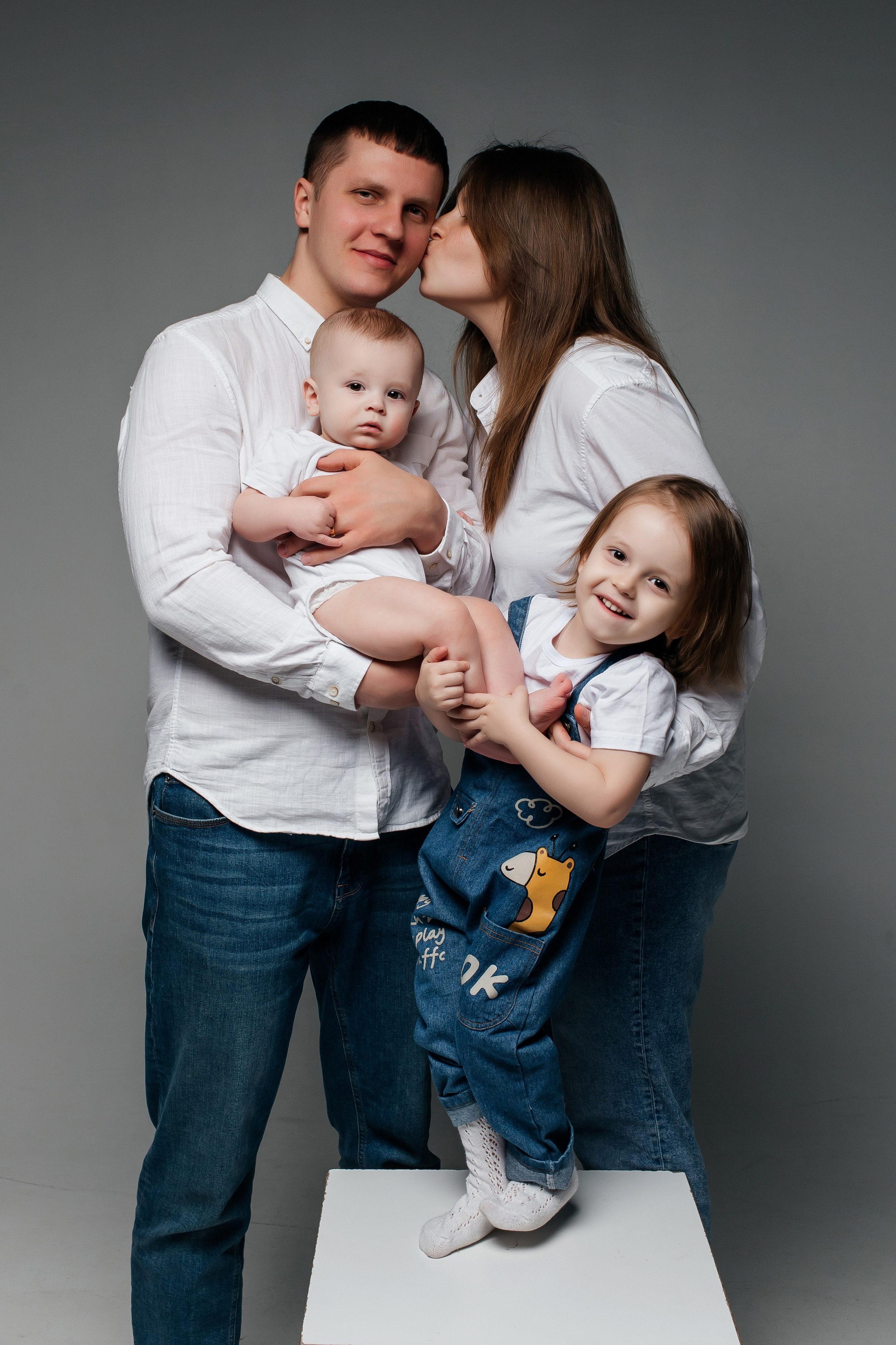 Семейная фотосессия Анастасии и Александра. Женский фотограф в Оренбурге Ирина Заводчикова