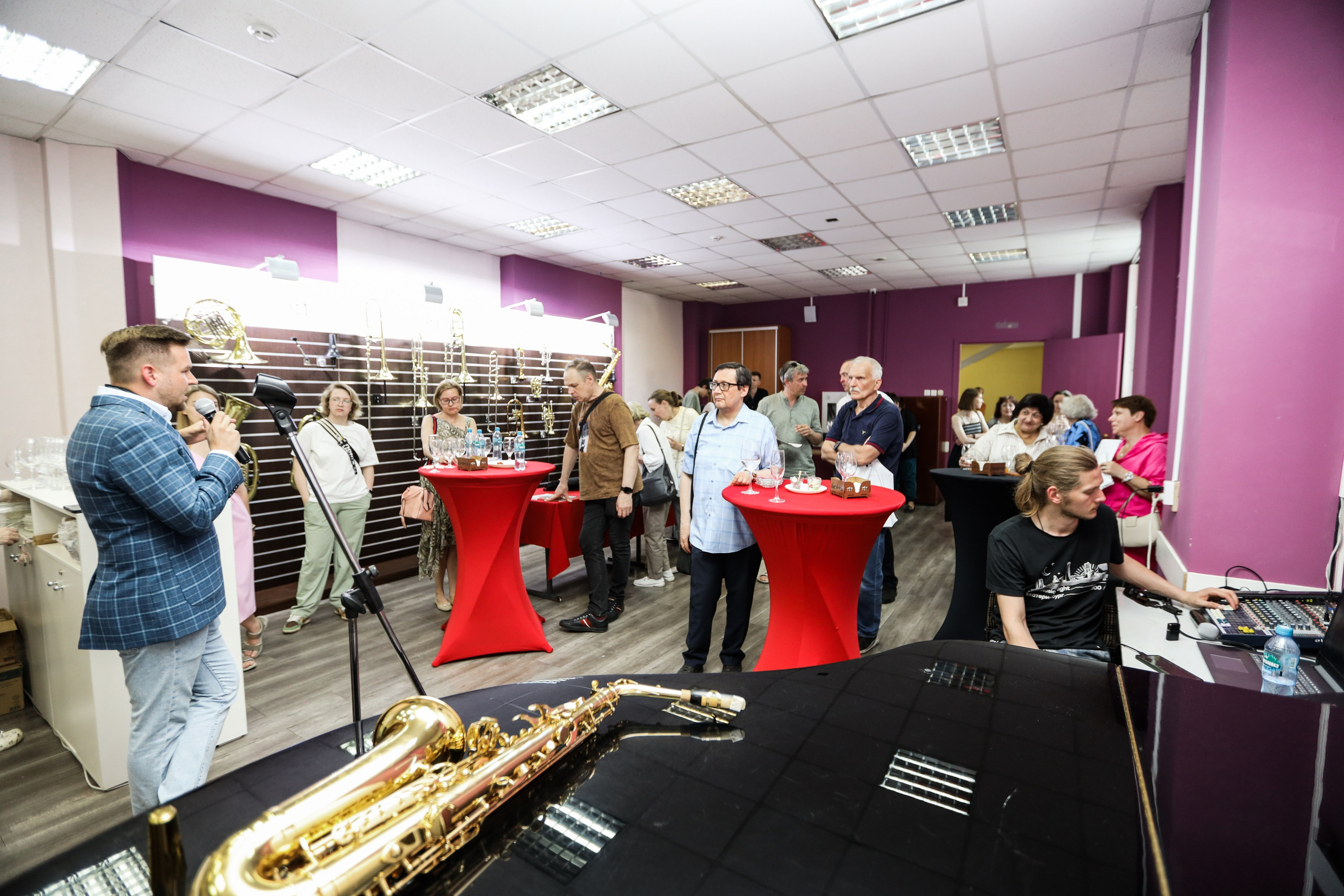 Бизнес и корпоративы. Свадебный и репортажный фотограф Максим Вакс. Съемка любых мероприятий в Екатеринбурге