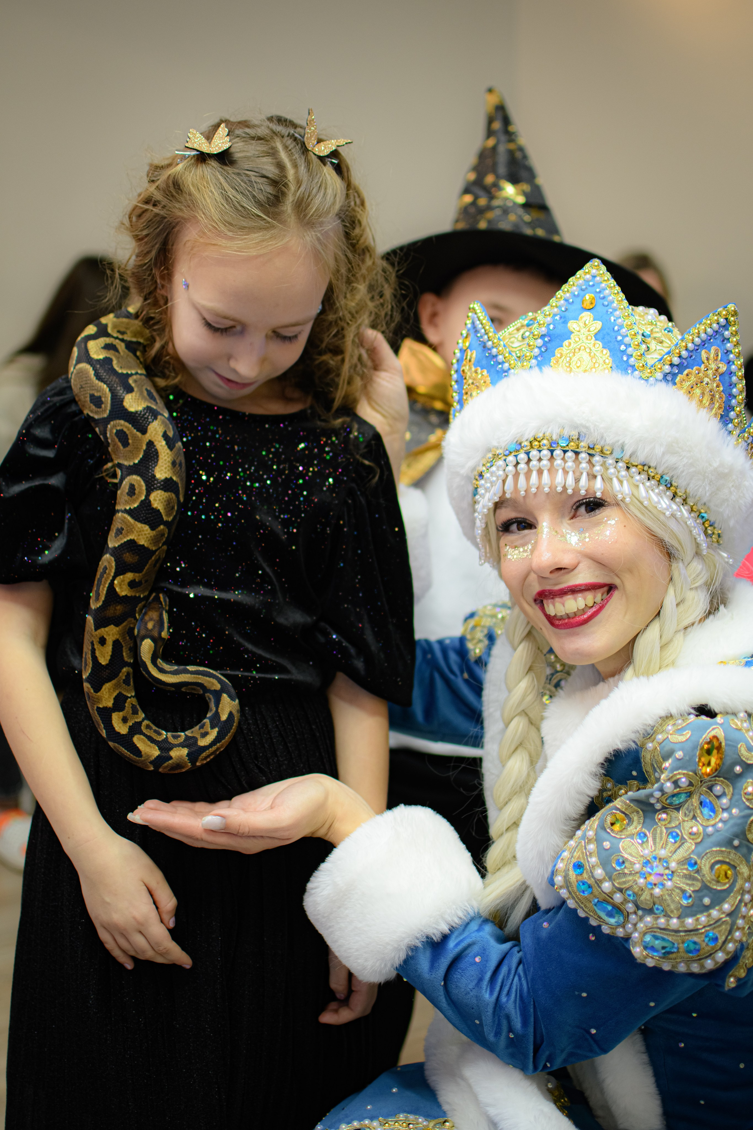 HAPPY NEW YEAR. Photokarish