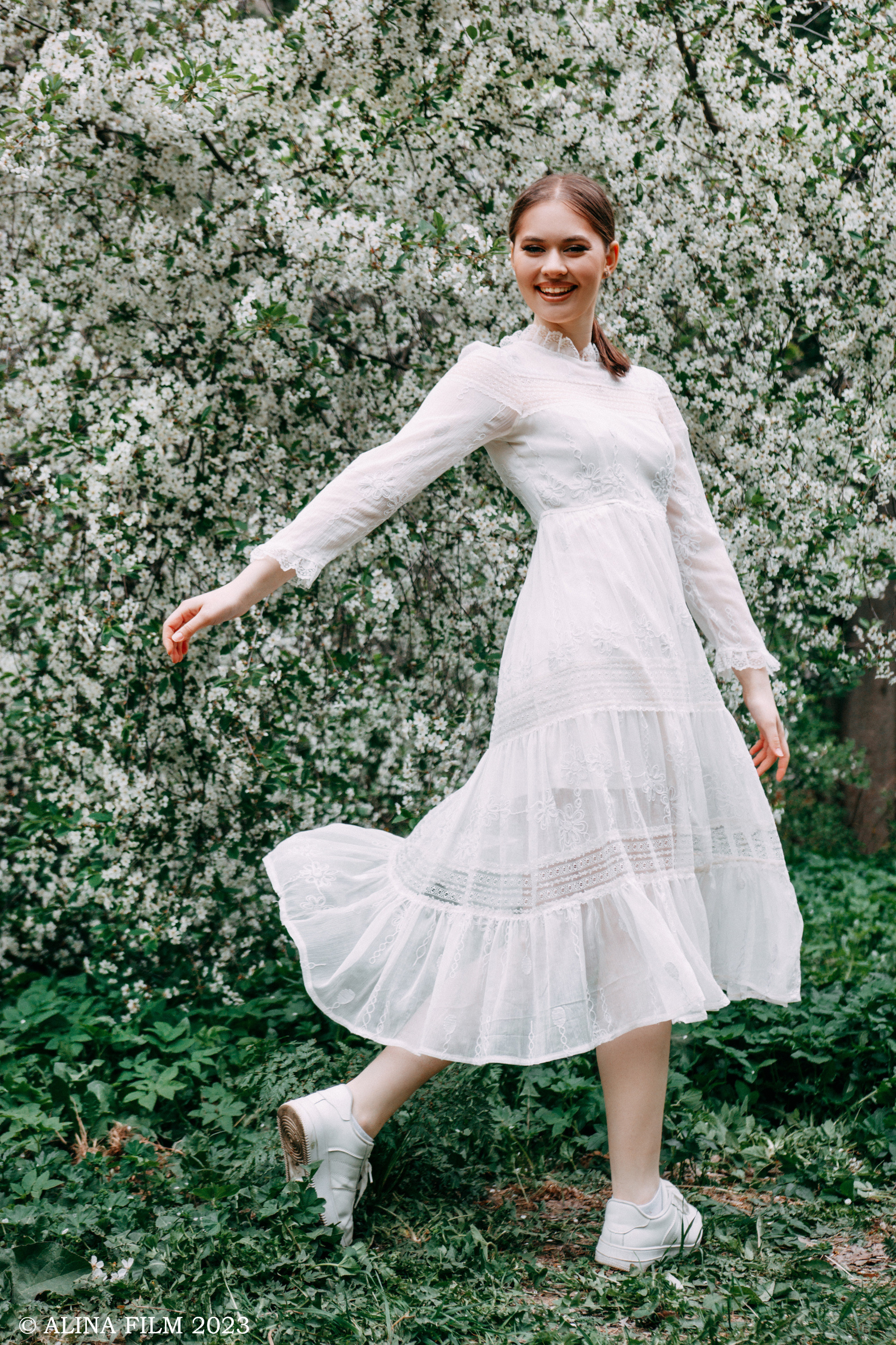 Фотосессия в цветении (вишня). Фотограф в Санкт-Петербурге Alina Film